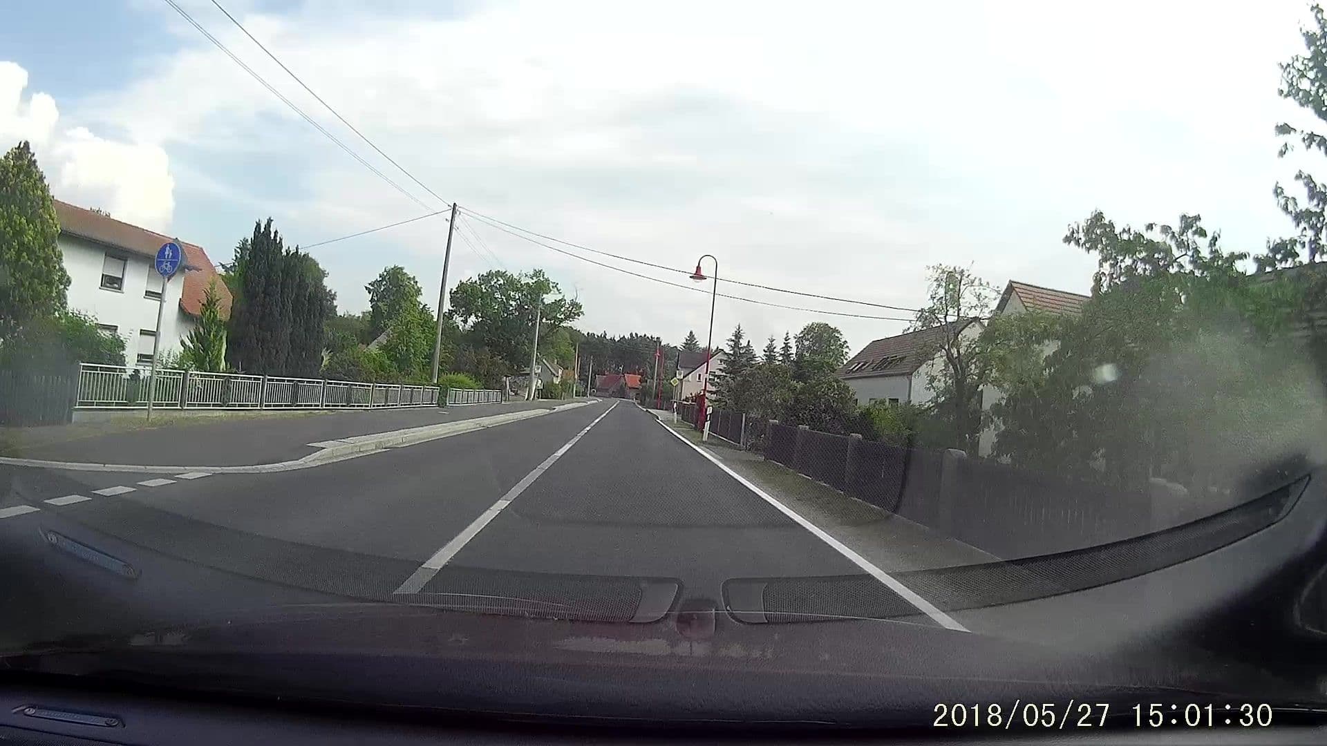 Street view near Bauernhof Ladusch, Mücka — © dasza (CC BY-SA · Mapillary)