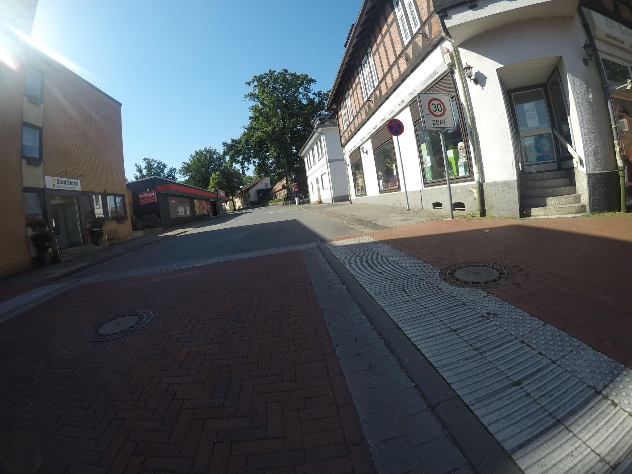 Street view near Stadt Hotel, Bad Fallingbostel — © mfa (CC BY-SA · Mapillary)