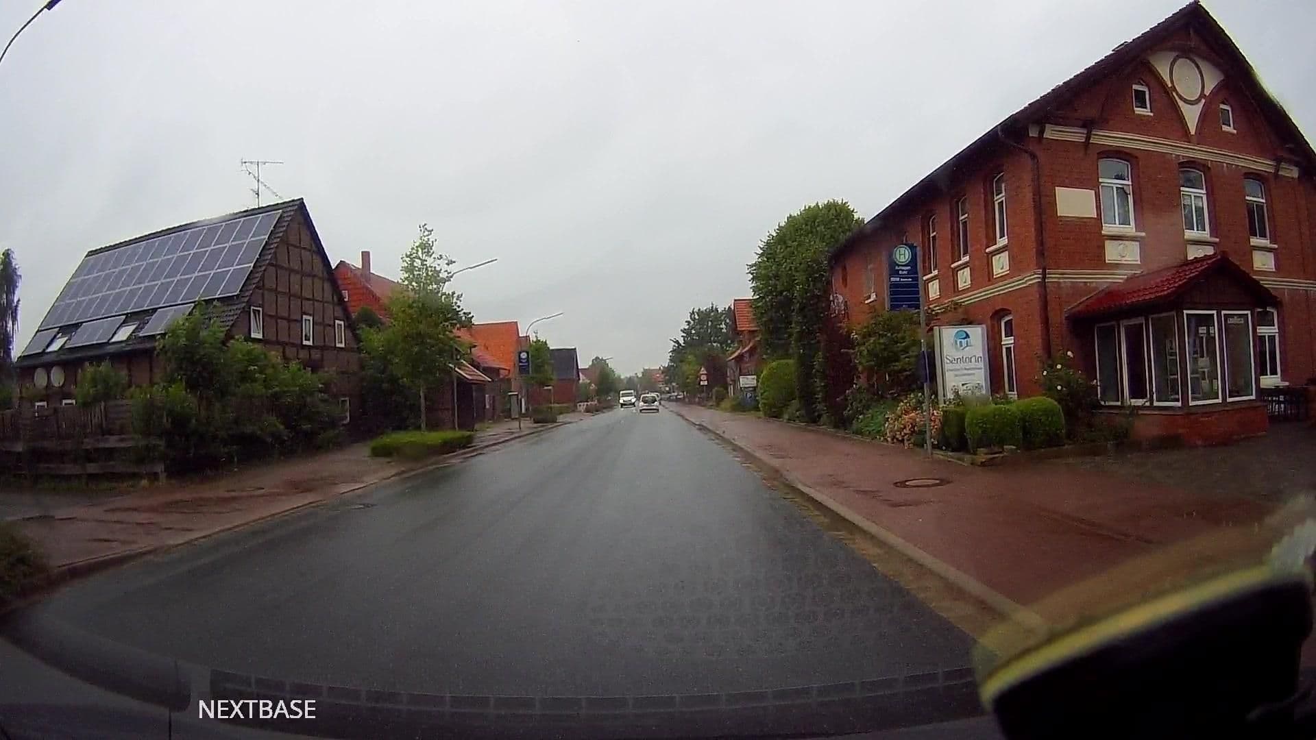 Street view near Tom's Hütte, Auhagen — © derlipper (CC BY-SA · Mapillary)