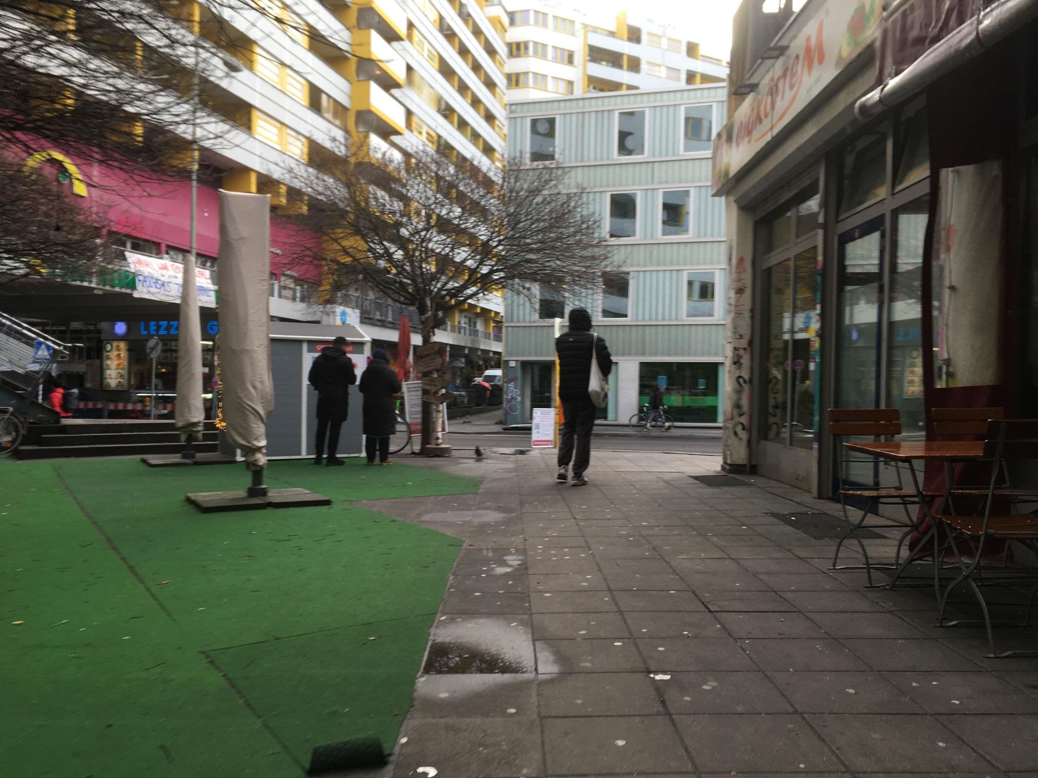 Street view near Comebackpackers, Kreuzberg — © carlheinz (CC BY-SA · Mapillary)