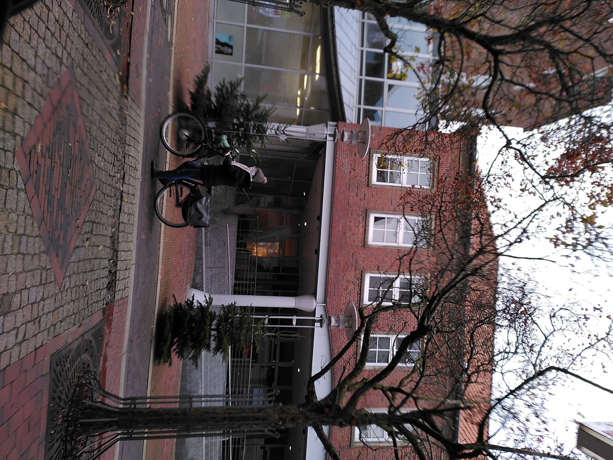 Street view near Smutje, Norden — © milne (CC BY-SA · Mapillary)