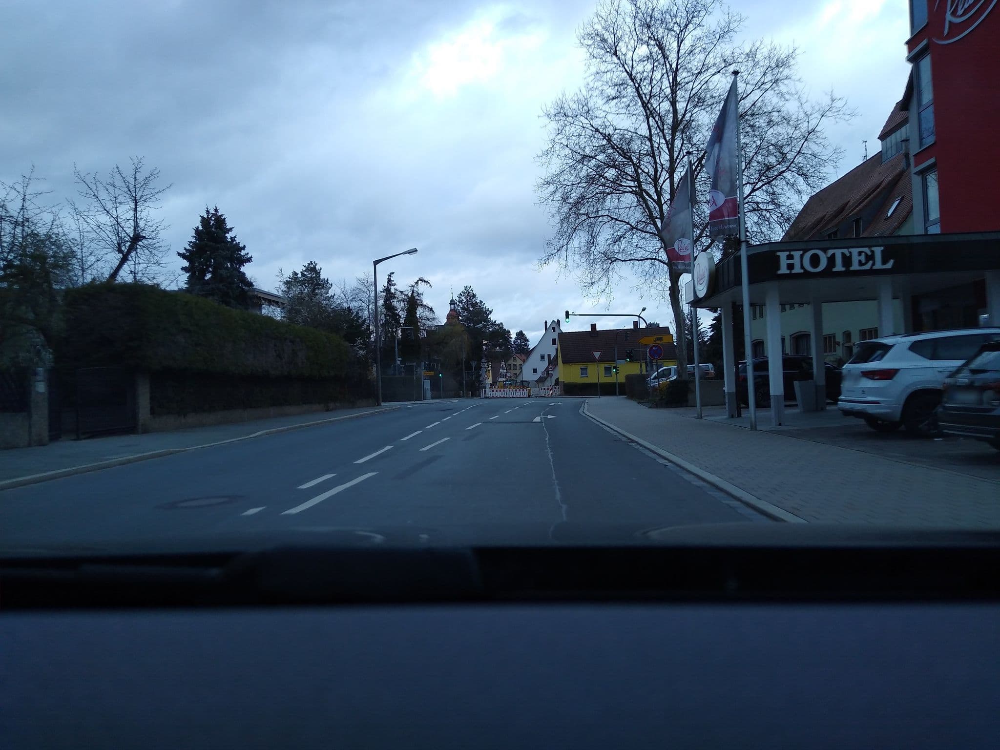 Street view near Reubel, Zirndorf — © mike409 (CC BY-SA · Mapillary)
