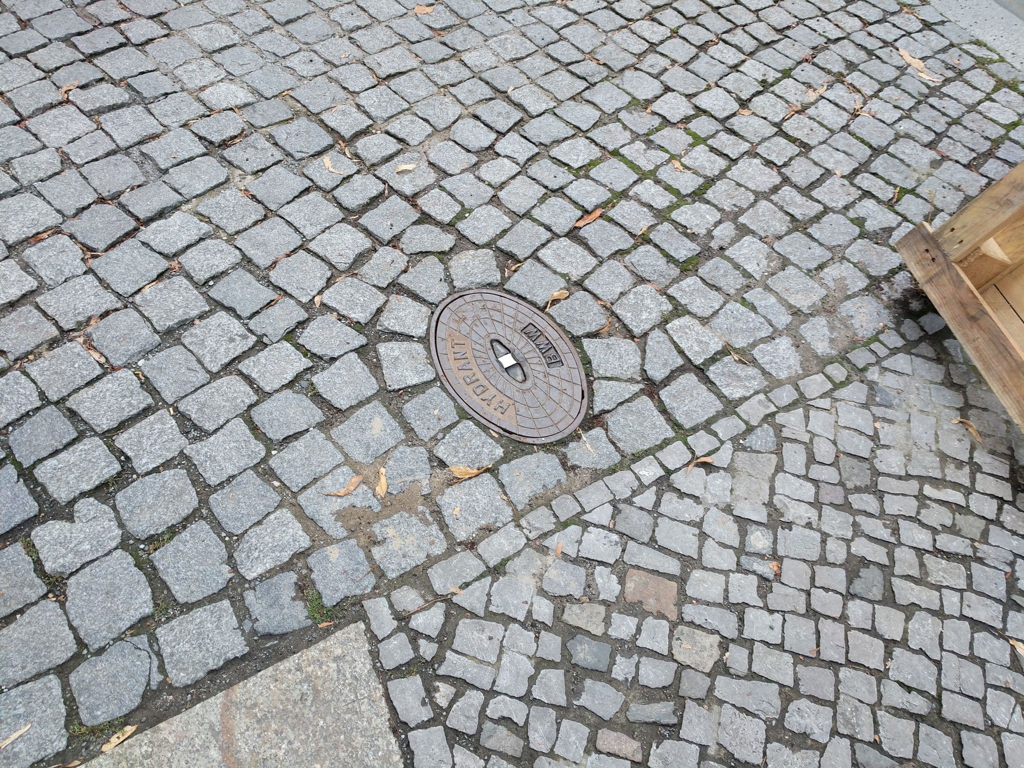 Street view near Novum Hotel Gates, Hansaviertel — © fissl (CC BY-SA · Mapillary)