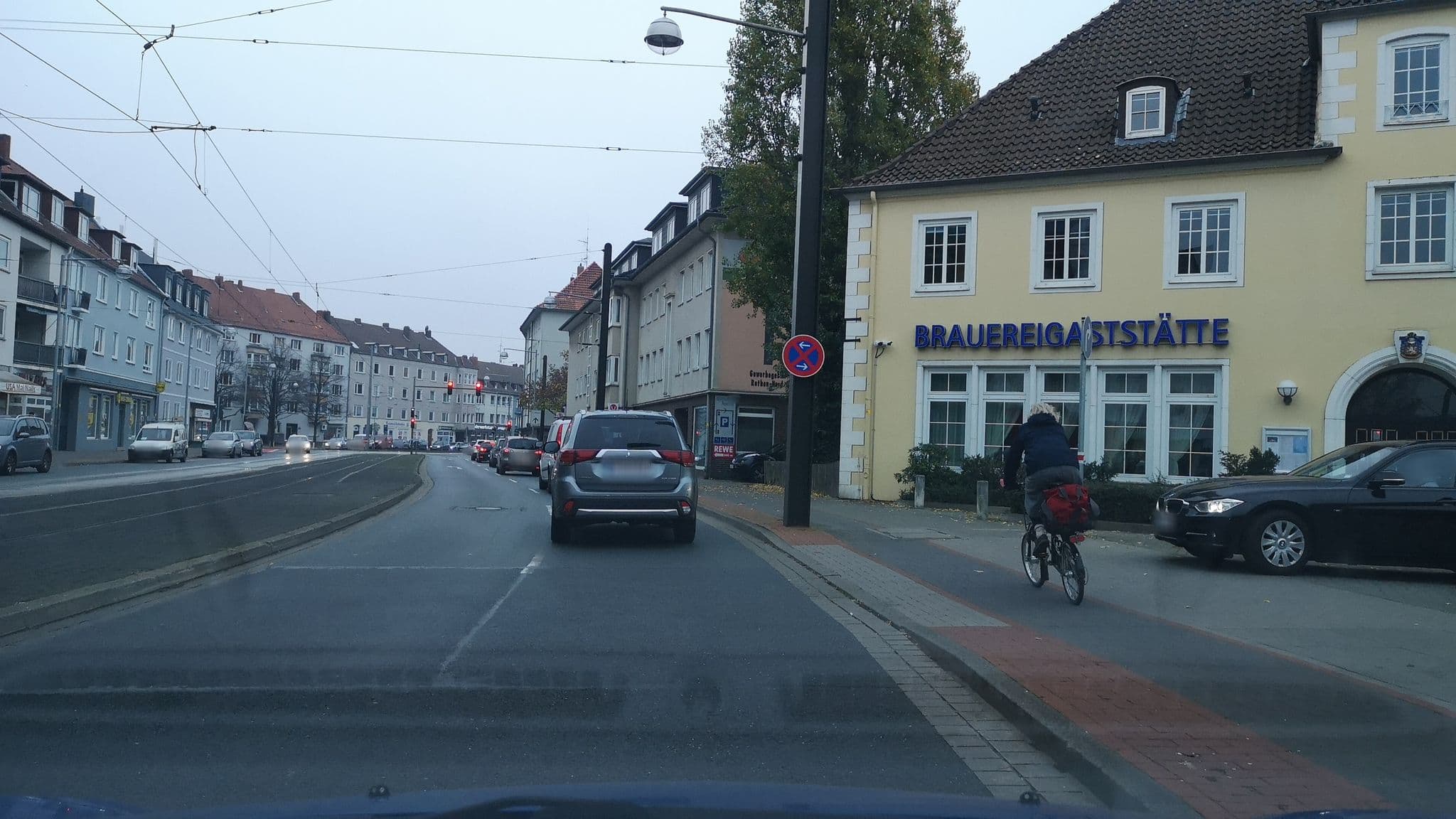 Street view near Brauereigaststätte Wienecke XI., Wülfel — © cageythree (CC BY-SA · Mapillary)