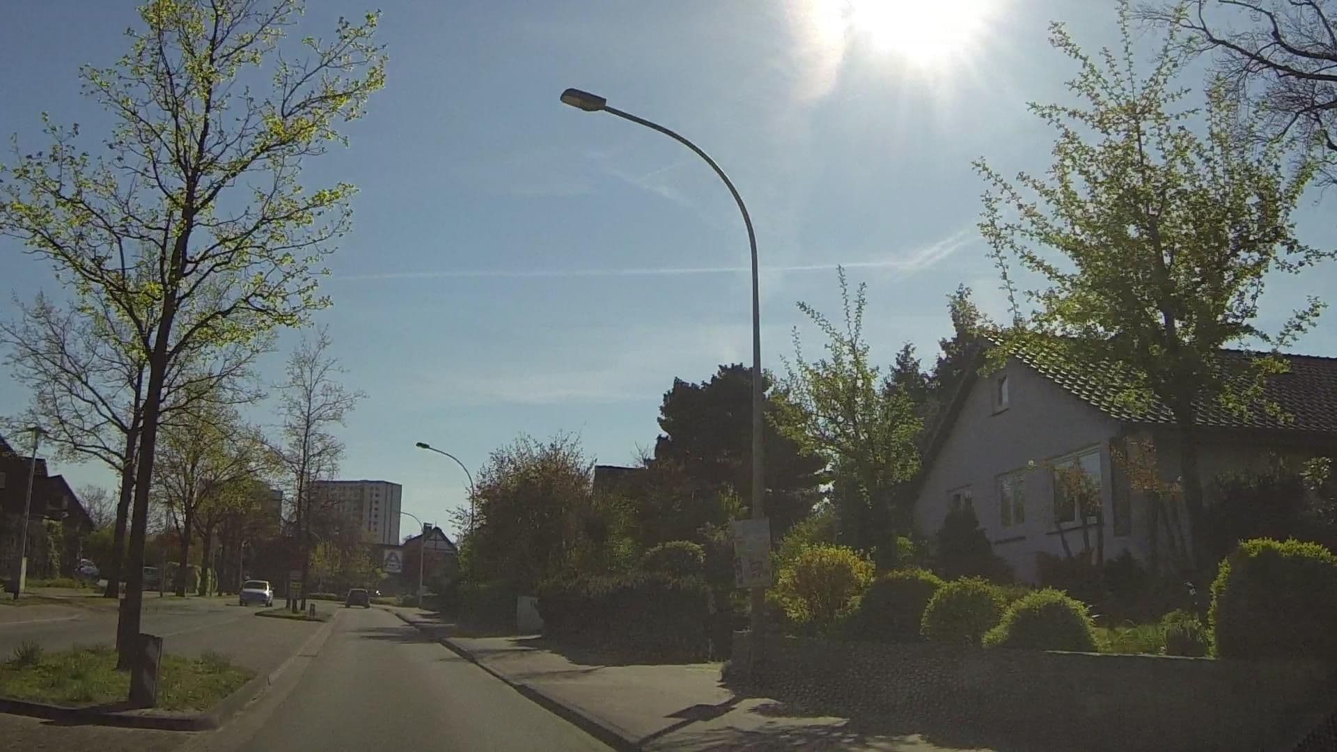Street view near Thesdorfer Hof, Rellingen — © kevinq (CC BY-SA · Mapillary)