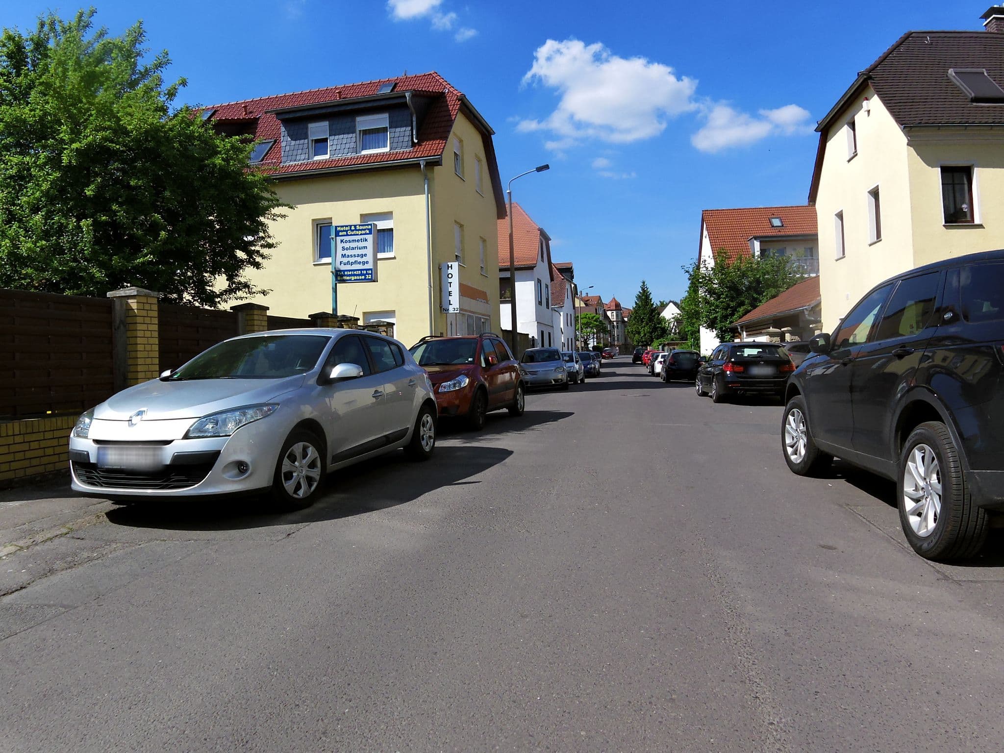 Street view near Herberge + Sauna am Gutspark, Großzschocher — © zoegglmeyr (CC BY-SA · Mapillary)