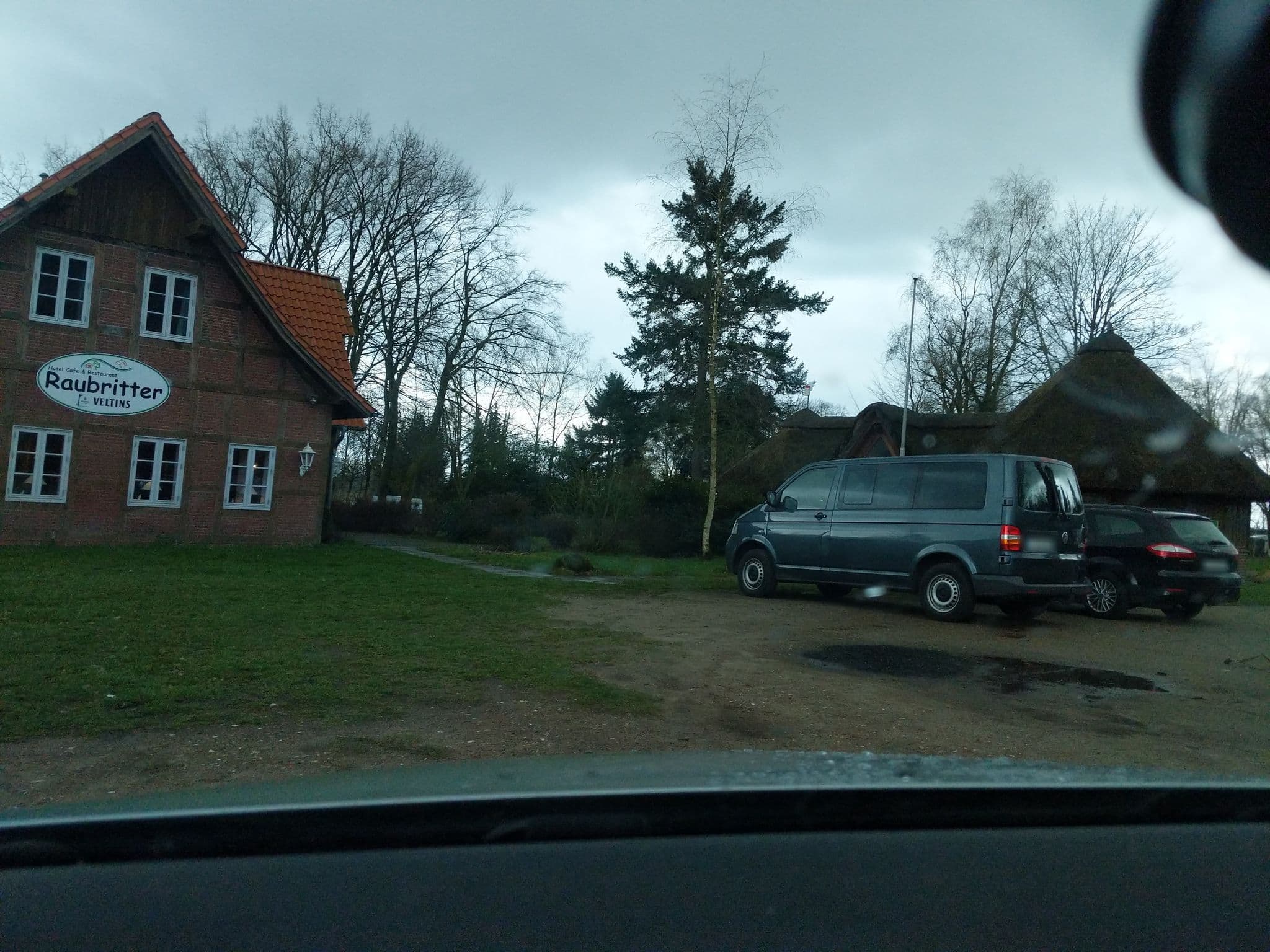 Street view near Raubritter, Hechthausen — © nesshof (CC BY-SA · Mapillary)