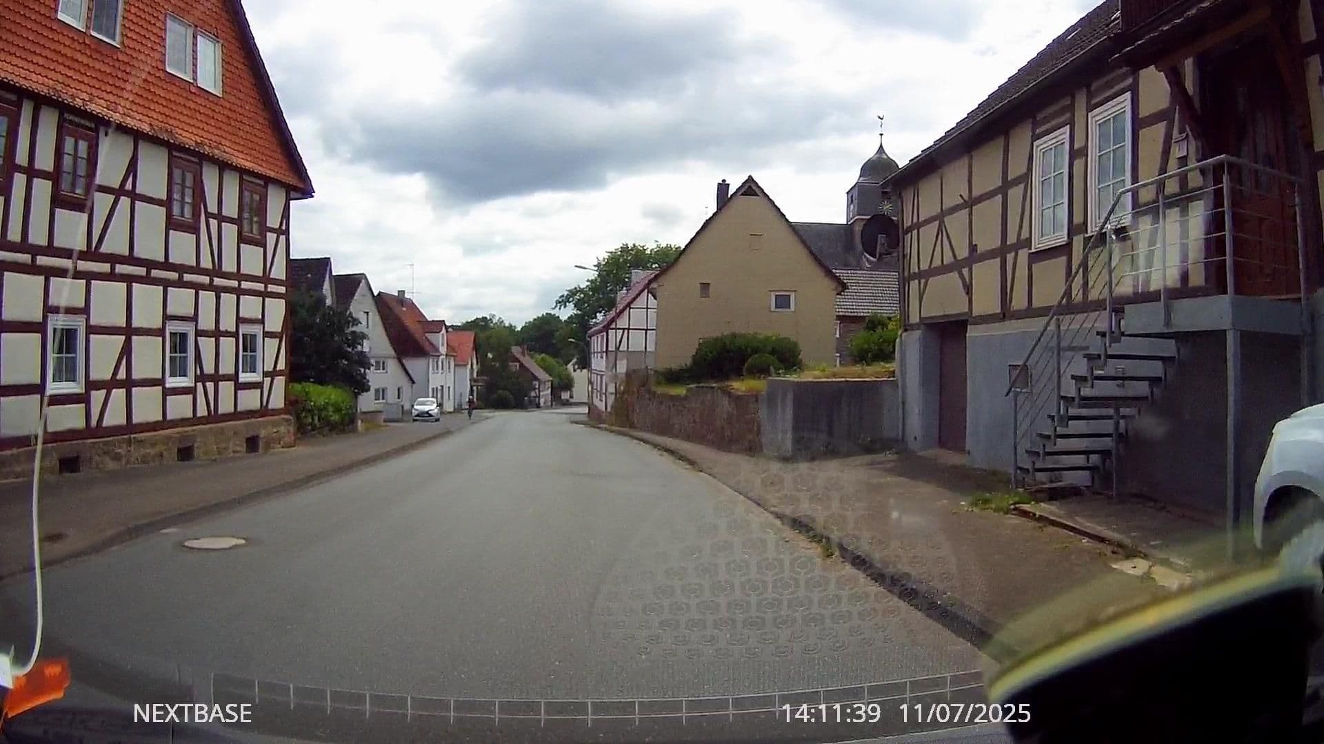Street view near Pension Herbert Simon, Bad Arolsen — © derlipper (CC BY-SA · Mapillary)