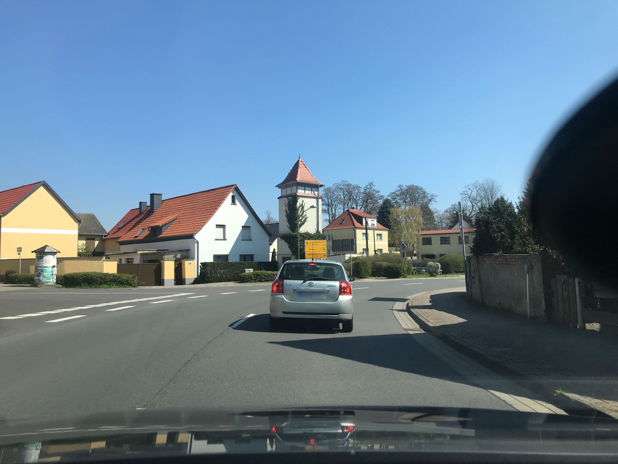 Street view near "Haus Einkehr" - Pension und Seelsorgeheim, Bad Düben — © saschahaberkorn (CC BY-SA · Mapillary)