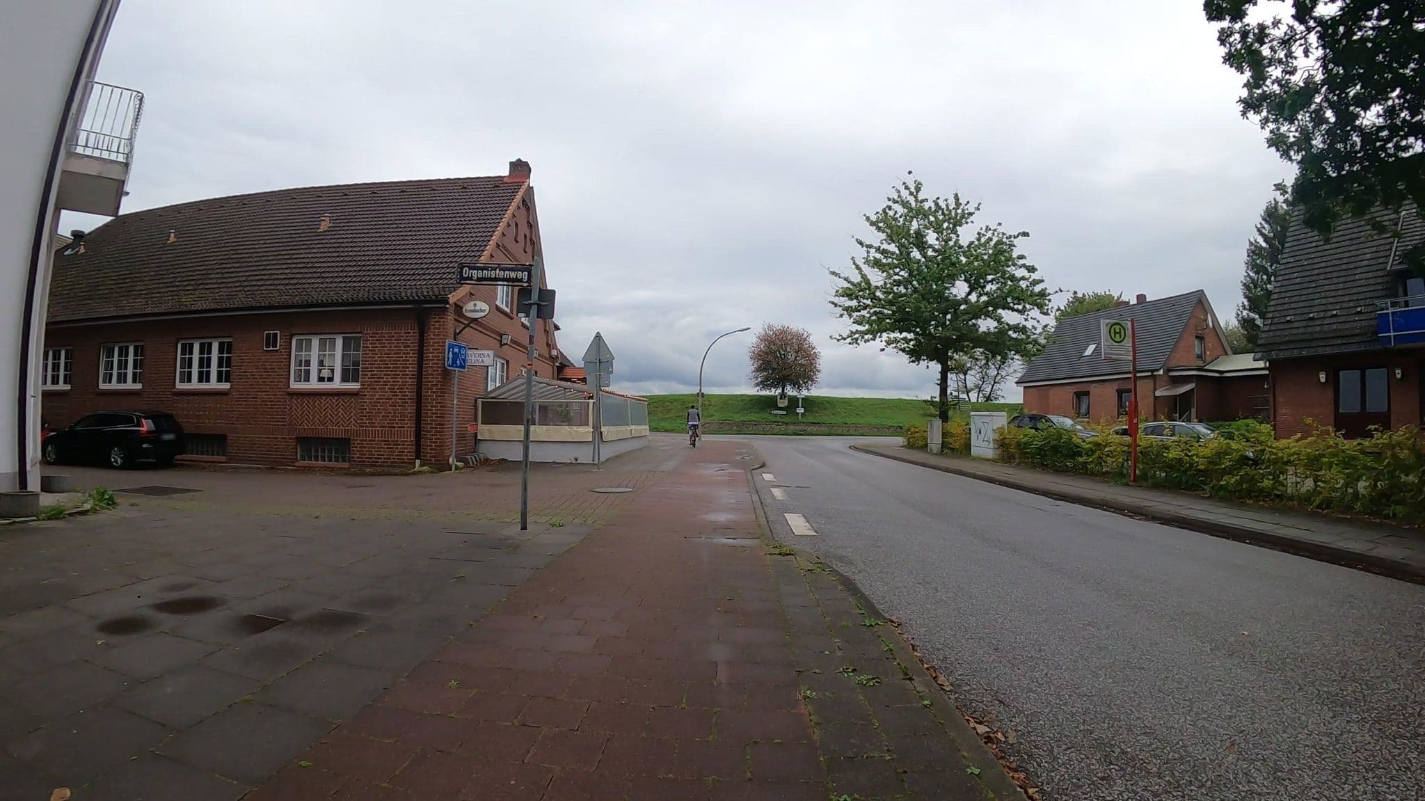 Street view near Stahmer's Gasthof Zimmervermietung, Neuenfelde — © veloroute_hamburg (CC BY-SA · Mapillary)