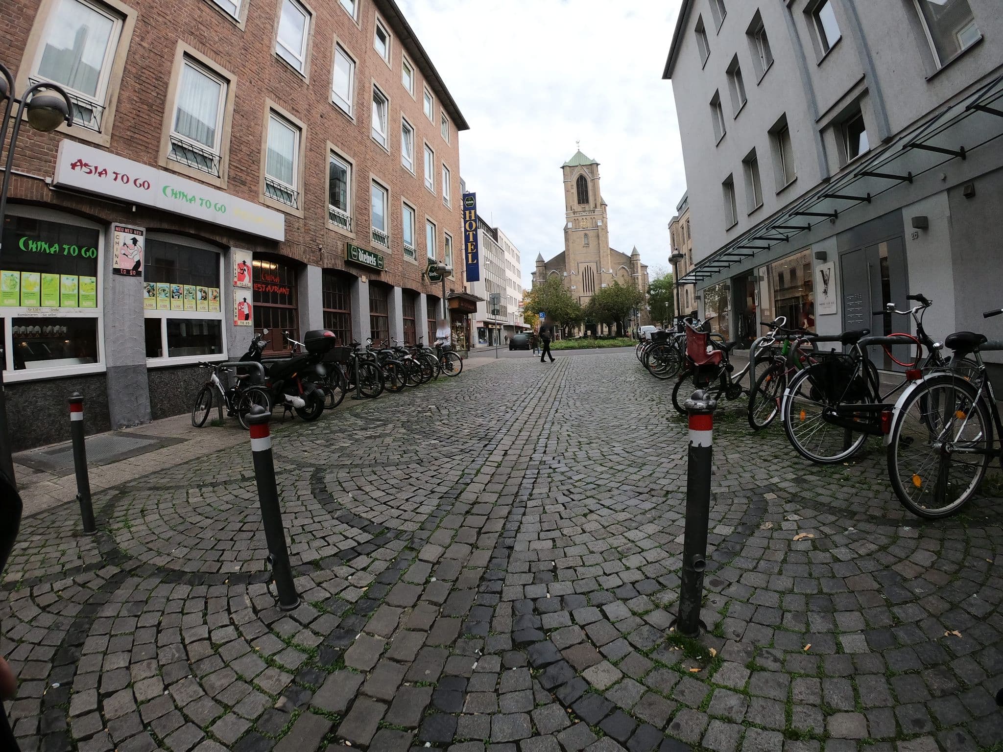 Street view near Hansa-Hotel, Neuss — © cky (CC BY-SA · Mapillary)