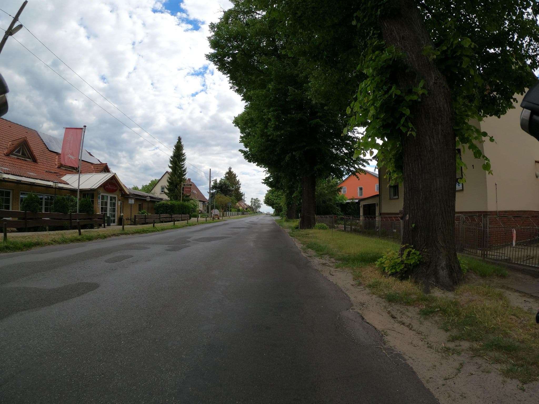 Street view near Zum Baggernpuhl, Roskow — © Langfahrer (CC BY-SA · Mapillary)