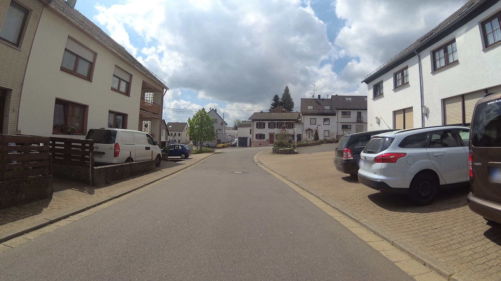Street view near Gasthaus Biehl, Weiskirchen — © teddy73 (CC BY-SA · Mapillary)