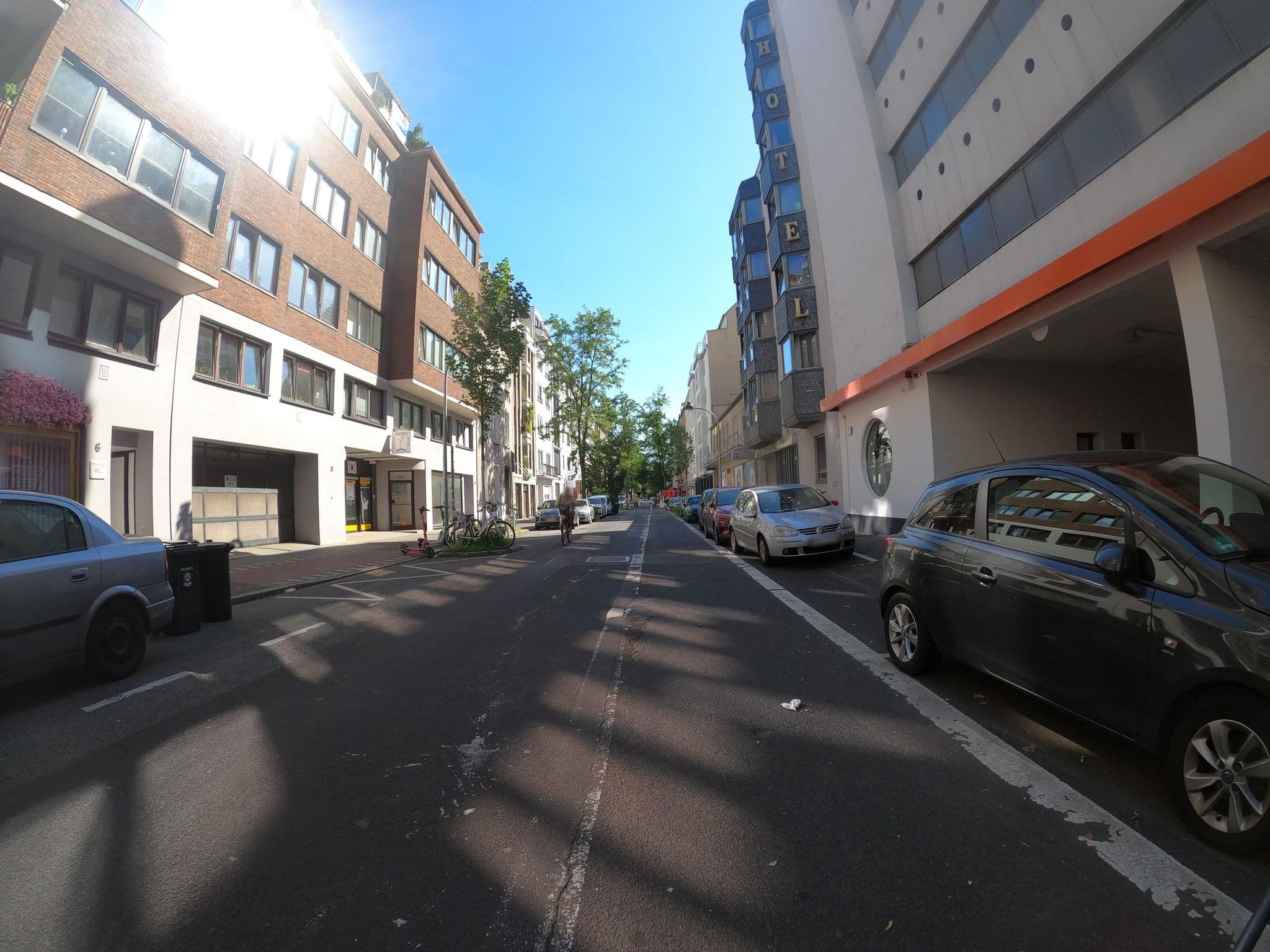 Street view near Novum Hotel an der KÖ, Düsseldorf — © VIA_KK (CC BY-SA · Mapillary)