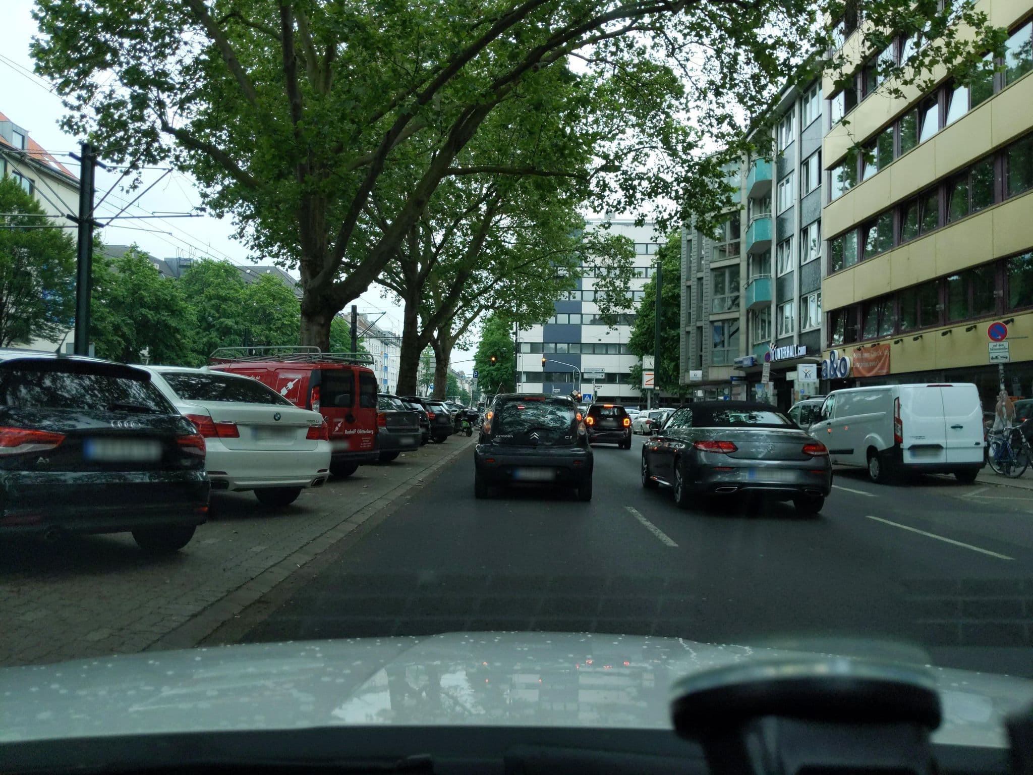 Street view near A&O Hostel Düsseldorf, Düsseldorf — © littlefool (CC BY-SA · Mapillary)