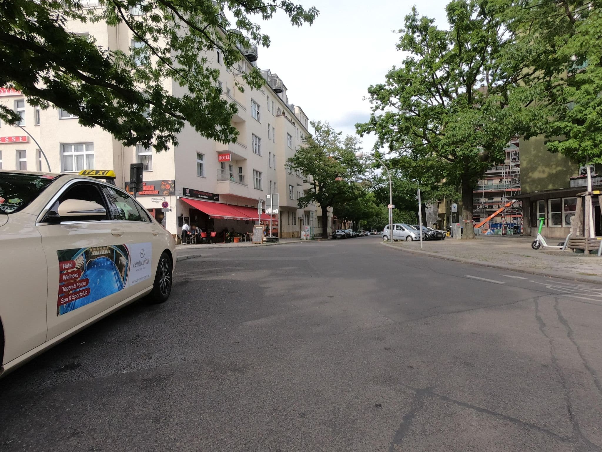 Street view near hotel messe, Charlottenburg — © carlheinz (CC BY-SA · Mapillary)