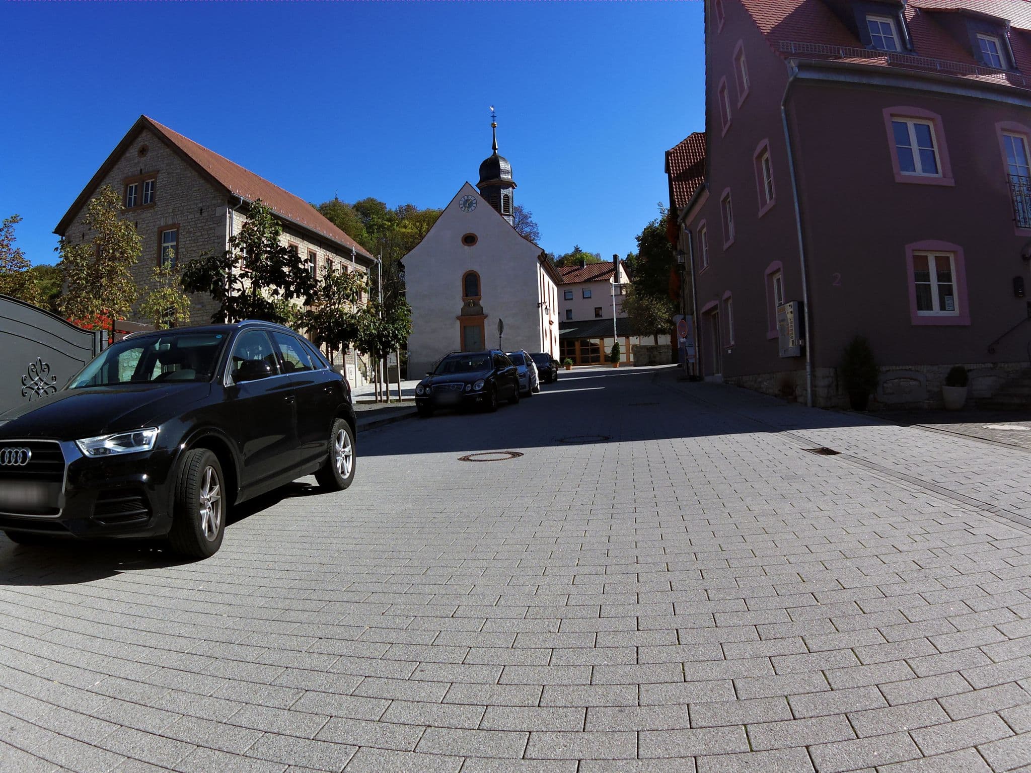 Street view near Pension am Schlossberg, Reichenberg — © zoegglmeyr (CC BY-SA · Mapillary)
