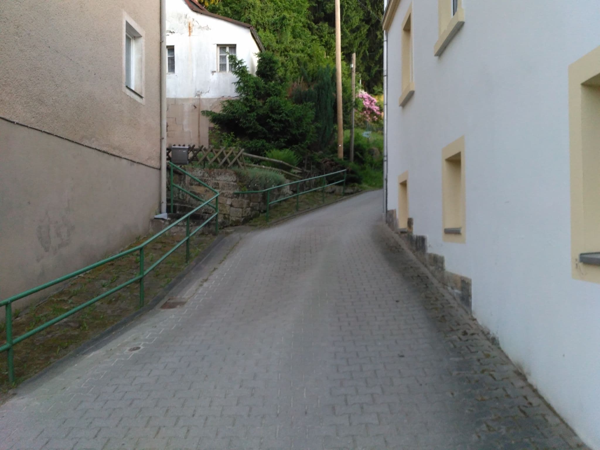 Street view near Hotel Erbgericht, Bad Schandau — © yiro (CC BY-SA · Mapillary)