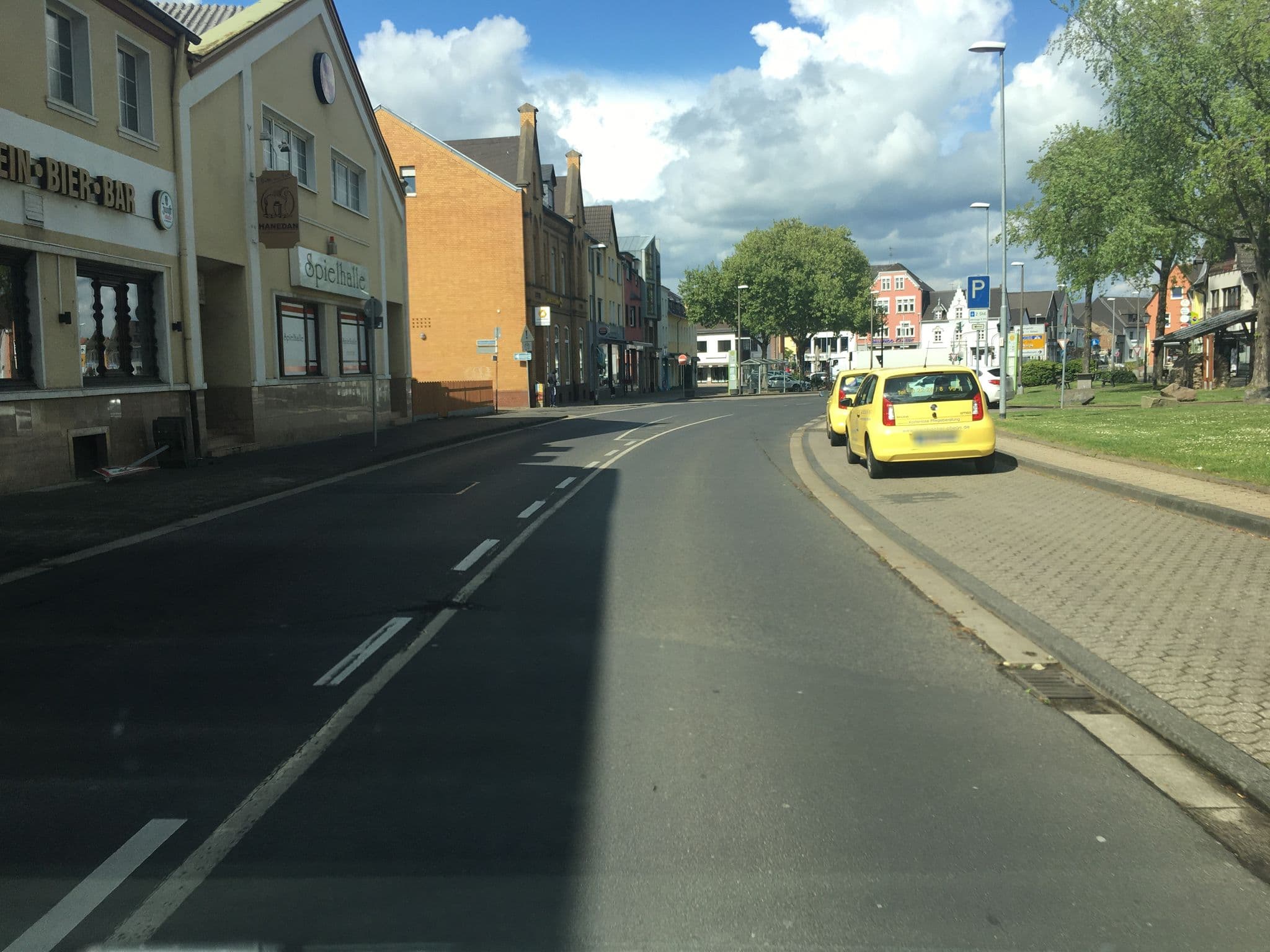 Street view near Stadthotel Rheinbach - Haus Streng, Rheinbach — © raymond (CC BY-SA · Mapillary)
