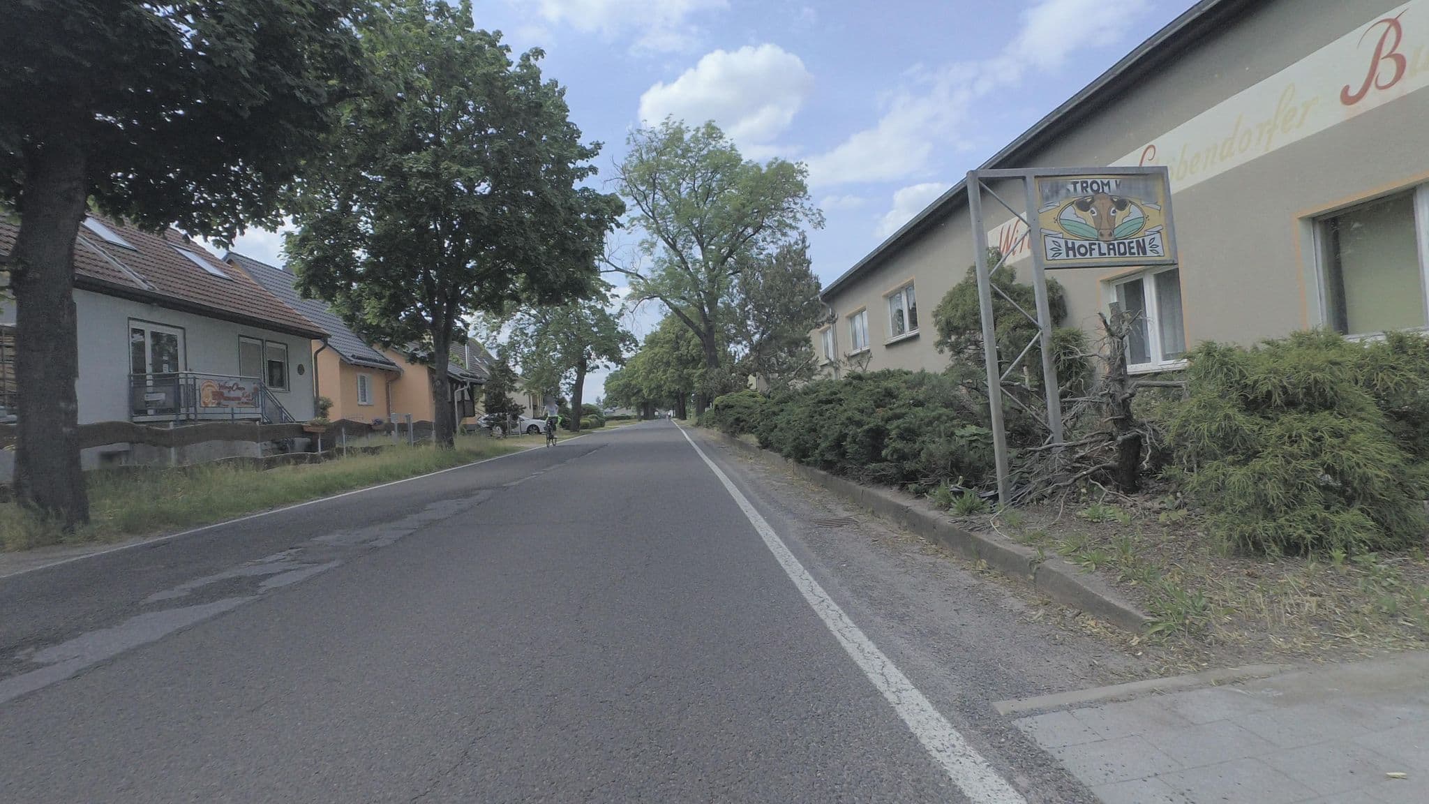 Street view near Zum Schöbendorfer Busch, Baruth — © britiger (CC BY-SA · Mapillary)