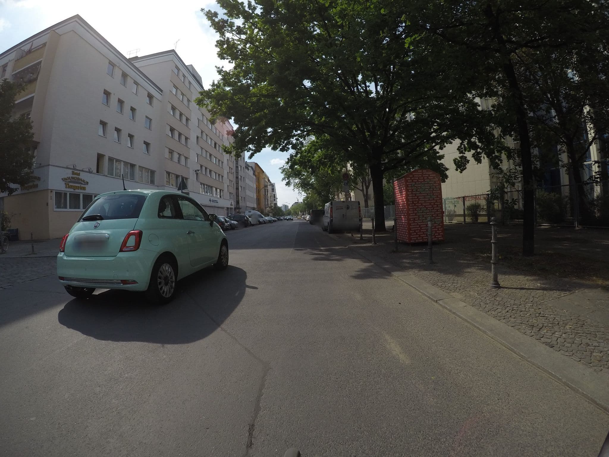 Street view near Hotel Tagungshaus Tiergarten, Tiergarten — © kartonage (CC BY-SA · Mapillary)