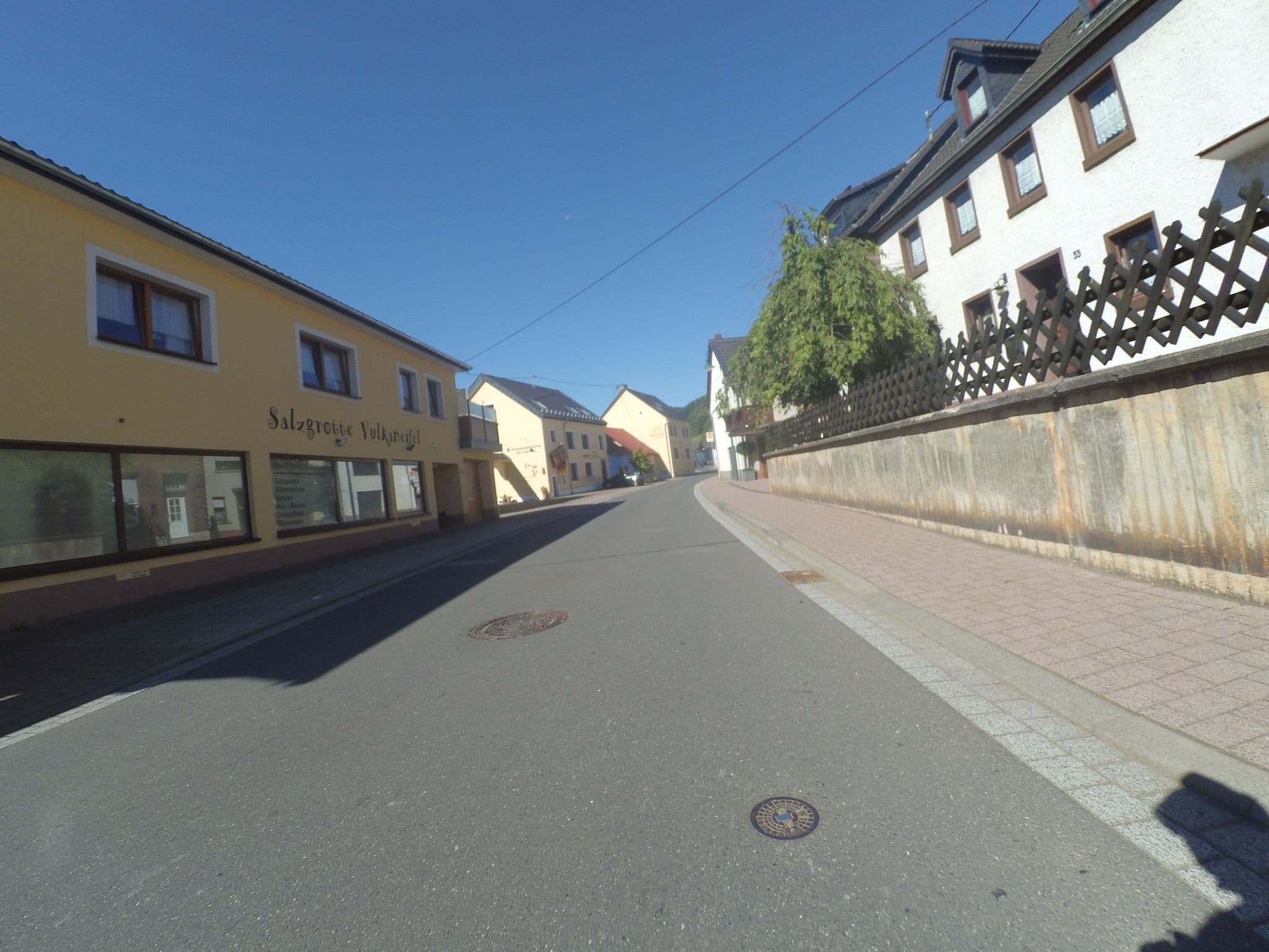 Street view near Mausefalle, Pelm — © peewee32 (CC BY-SA · Mapillary)