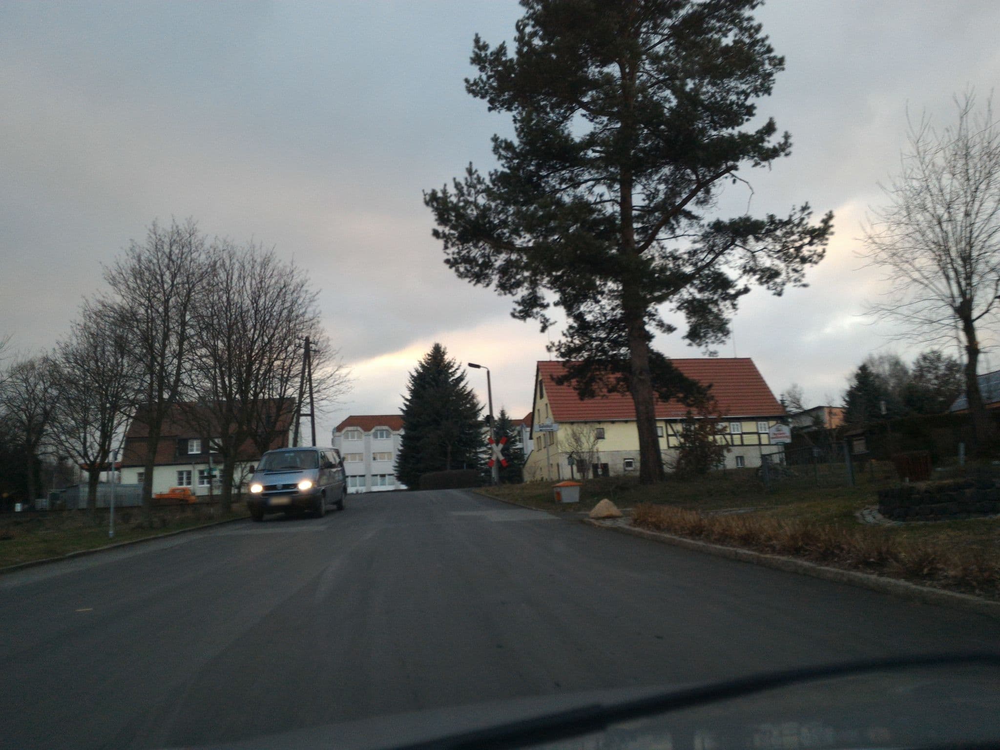 Street view near Ferienwohnung im "Kleinbahnhof", Olbersdorf — © fell3 (CC BY-SA · Mapillary)