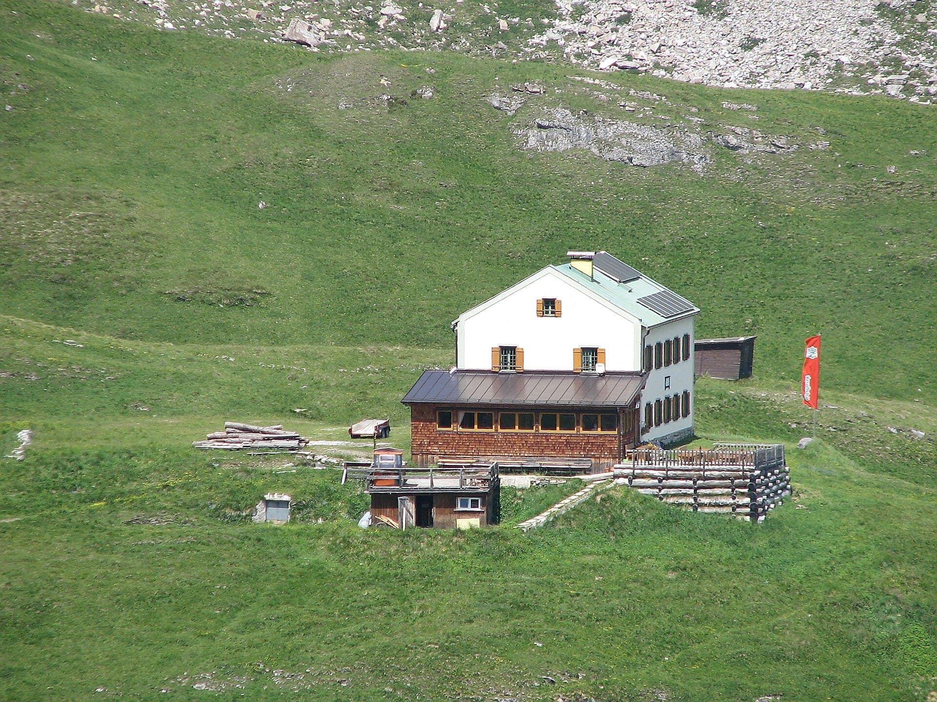 Padasterjochhaus (via Wikimedia Commons, CC BY 2.0)