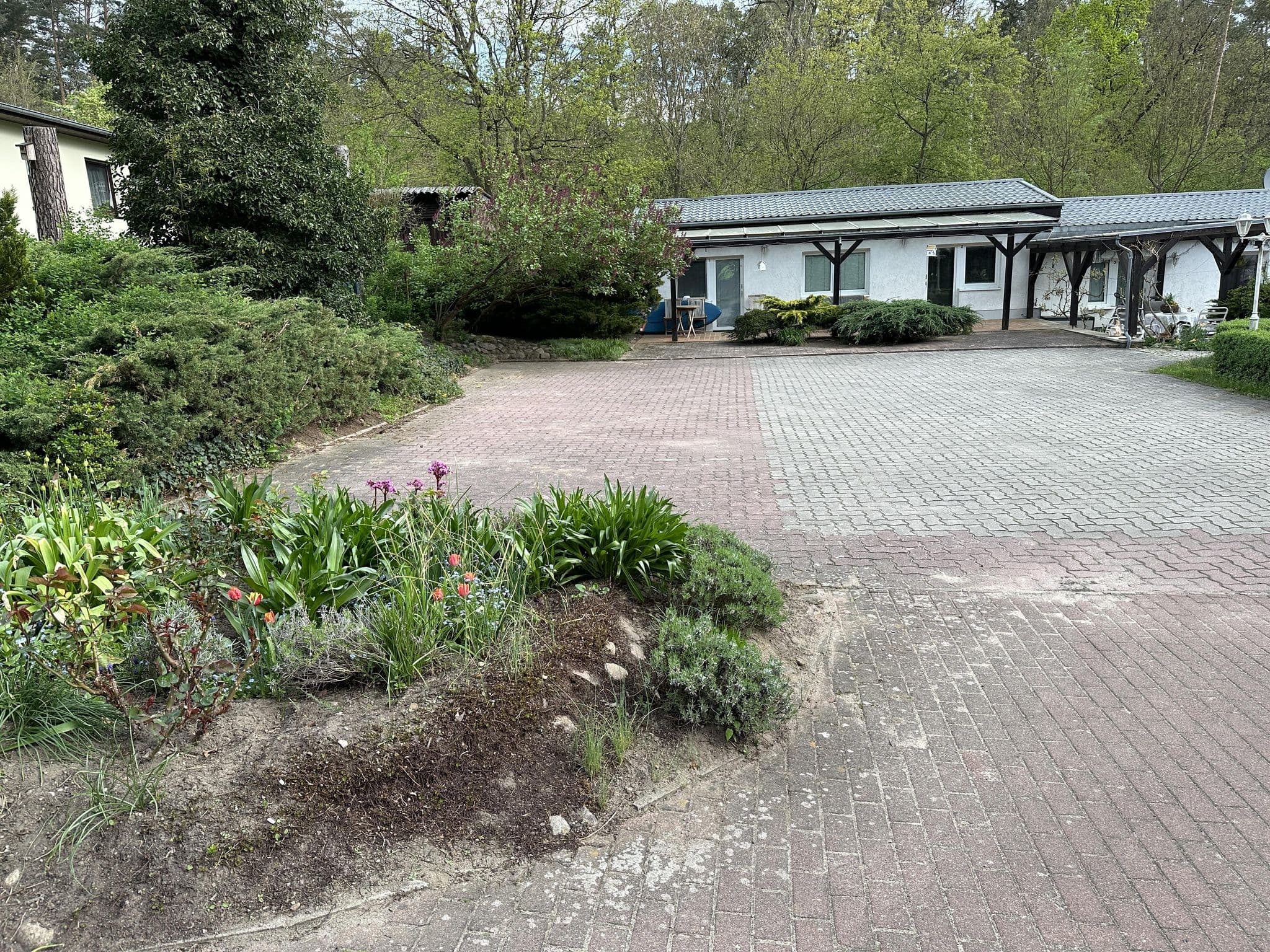 Street view near Jenseits des Sees, Strausberg — © stefanhrt (CC BY-SA · Mapillary)
