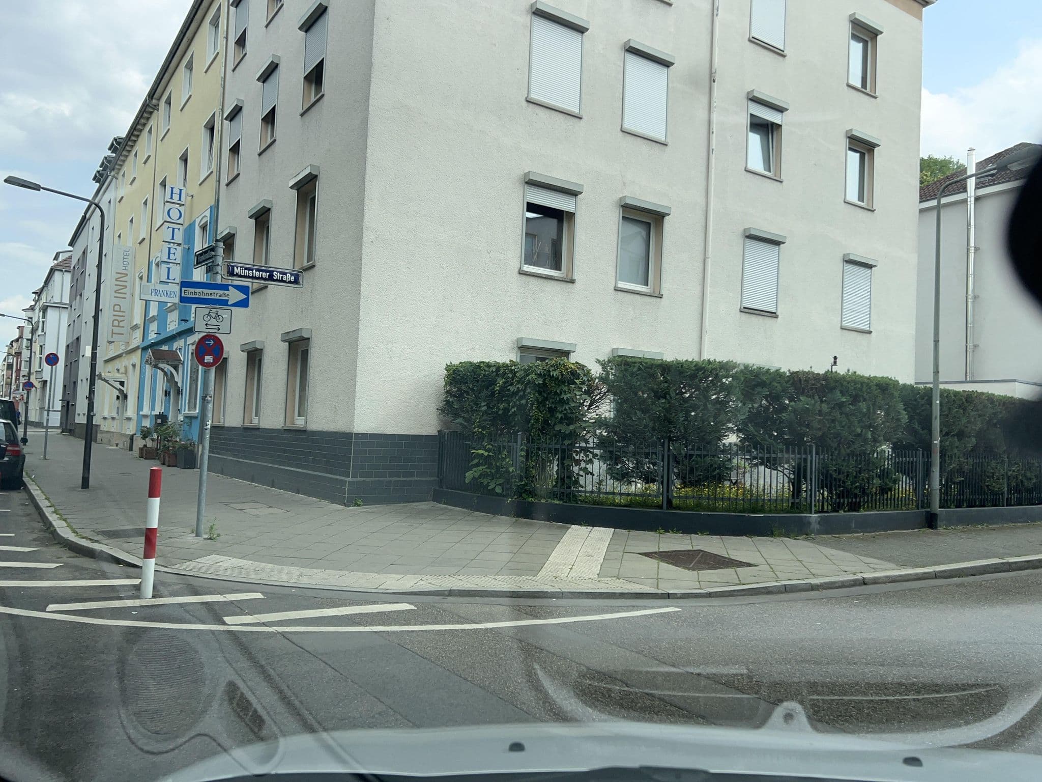 Street view near Hotel Franken, Gallus — © robffm (CC BY-SA · Mapillary)