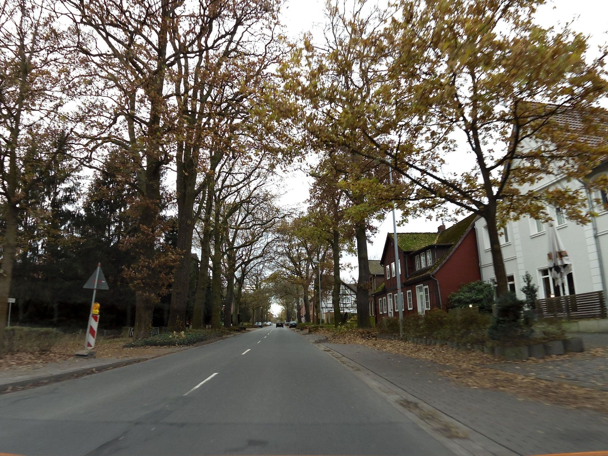 Street view near Deutsche Eiche, Uelzen — © moenk (CC BY-SA · Mapillary)