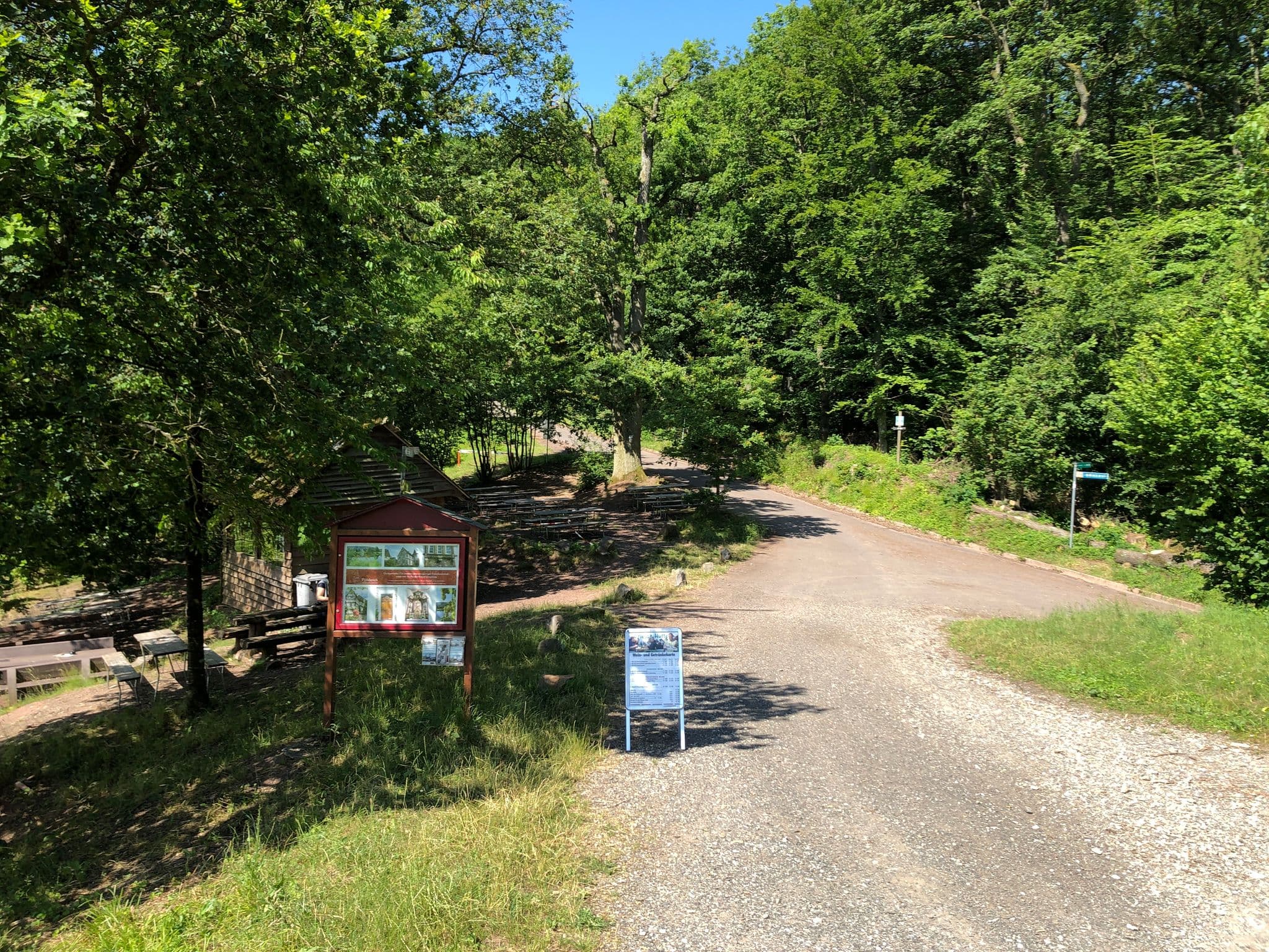 Street view near Driesch Hütte, Bullay — © TillSiter (CC BY-SA · Mapillary)