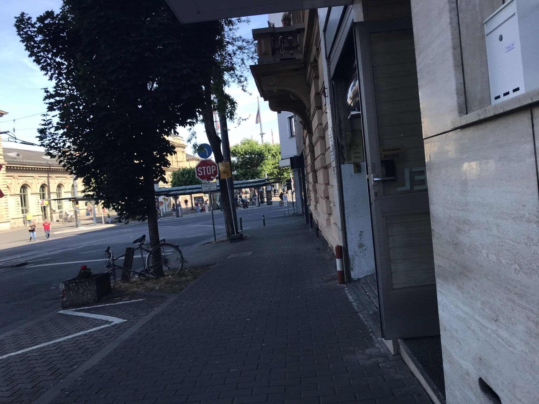 Street view near Terminus, Kastel — © miguel_andrade (CC BY-SA · Mapillary)