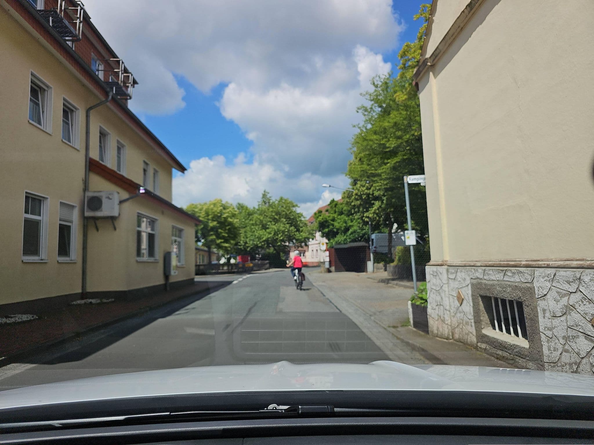 Street view near Hotel Bueraner Hof, Rödinghausen — © Schmarvis (CC BY-SA · Mapillary)