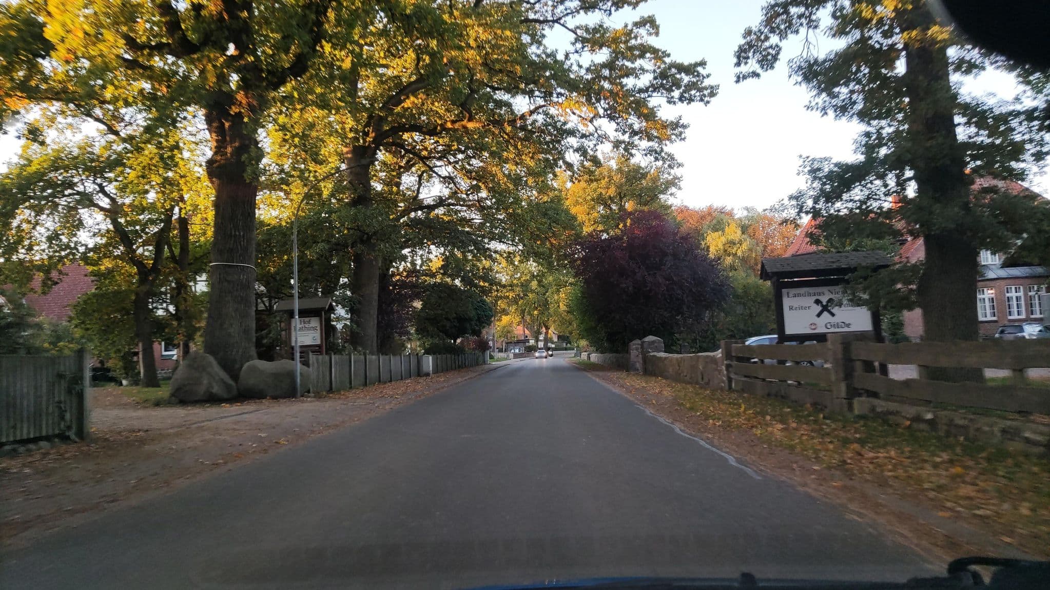 Street view near Landhaus Niemann - Reitveranstaltungen und Pension/Hotel, Wriedel — © hotteliene (CC BY-SA · Mapillary)