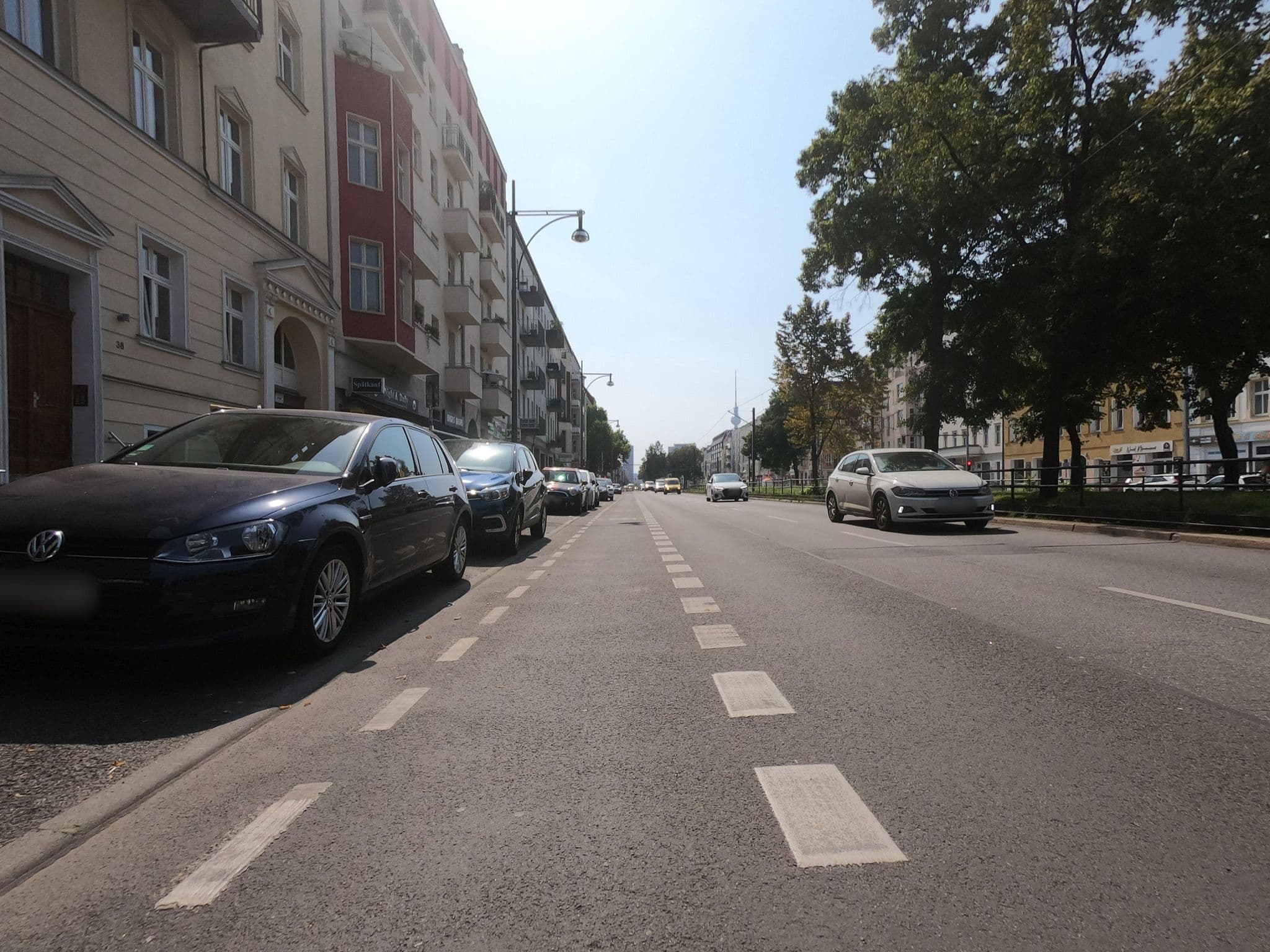 Street view near Melarose, Prenzlauer Berg — © carlheinz (CC BY-SA · Mapillary)