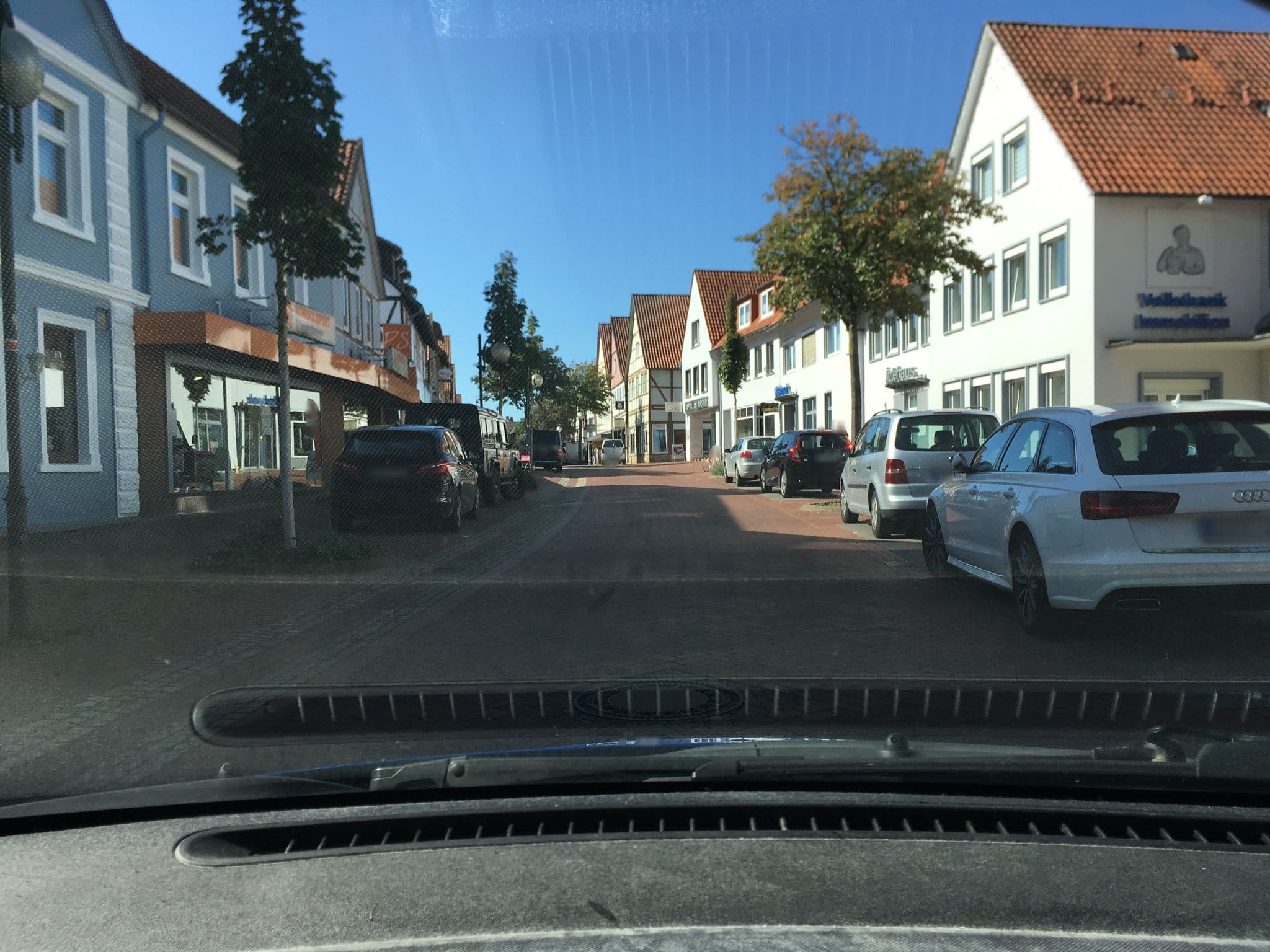 Street view near Zum Grafen Hallermunt, Springe — © hotteliene (CC BY-SA · Mapillary)