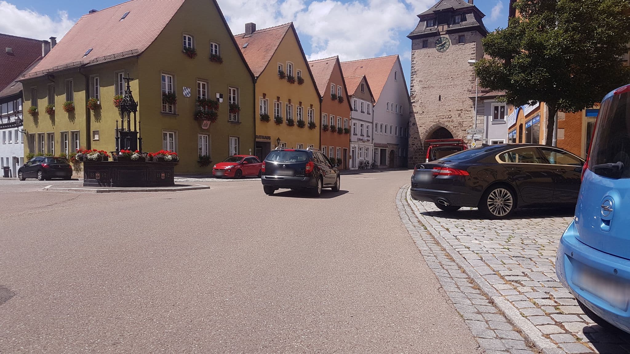 Street view near Gasthaus zur Krone, Leutershausen — © changchun1 (CC BY-SA · Mapillary)