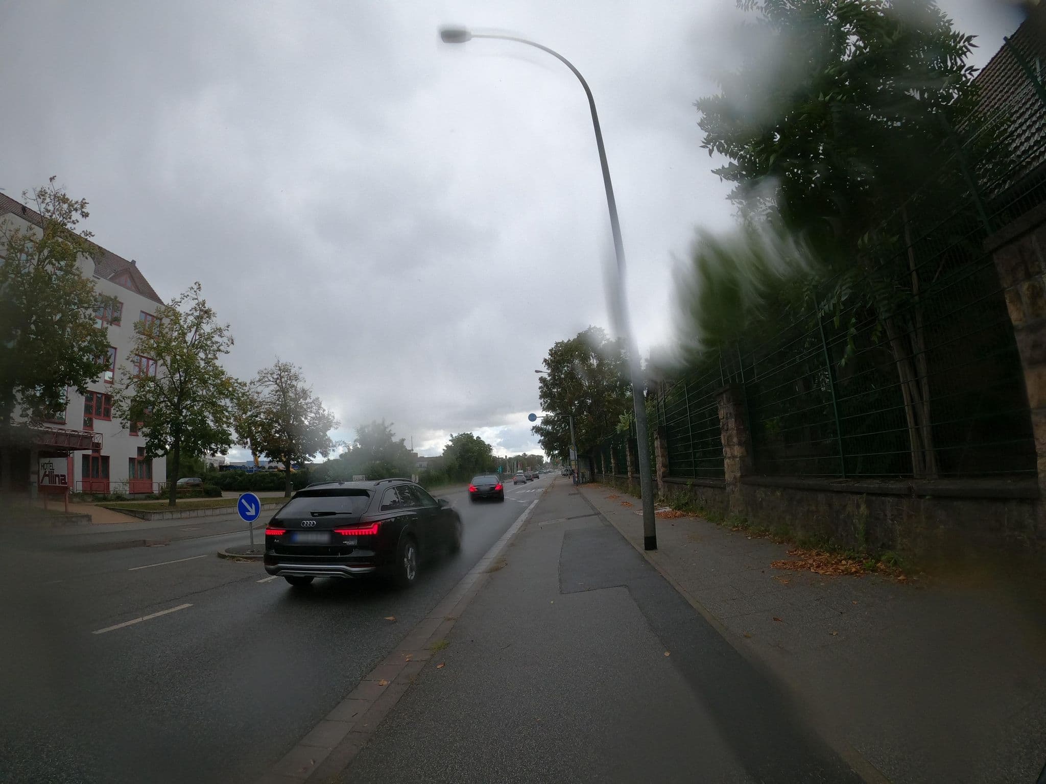 Street view near Hotel Alina, Biebrich — © VIA_KK (CC BY-SA · Mapillary)