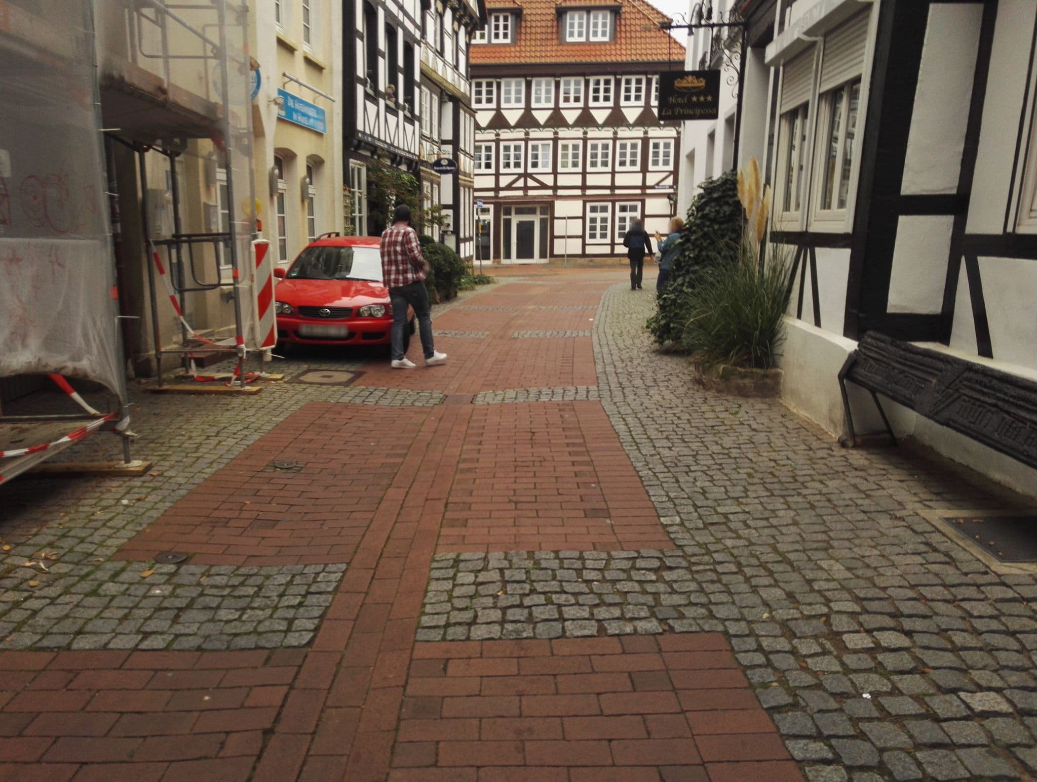 Street view near Hotel La Principessa, Hameln — © aceini (CC BY-SA · Mapillary)