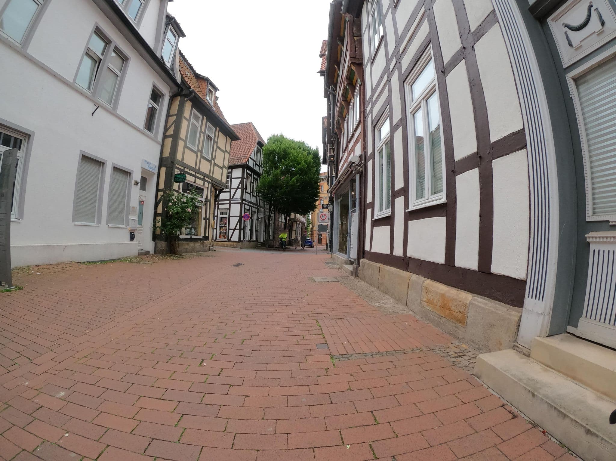 Street view near Pension Ragazzi, Hameln — © Langfahrer (CC BY-SA · Mapillary)