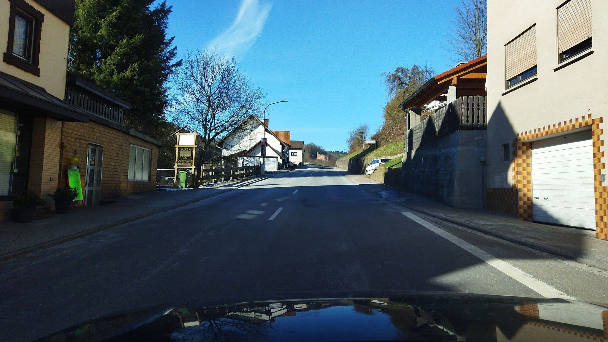 Street view near Zum Kühlen Krug, Rothenberg — © changchun1 (CC BY-SA · Mapillary)