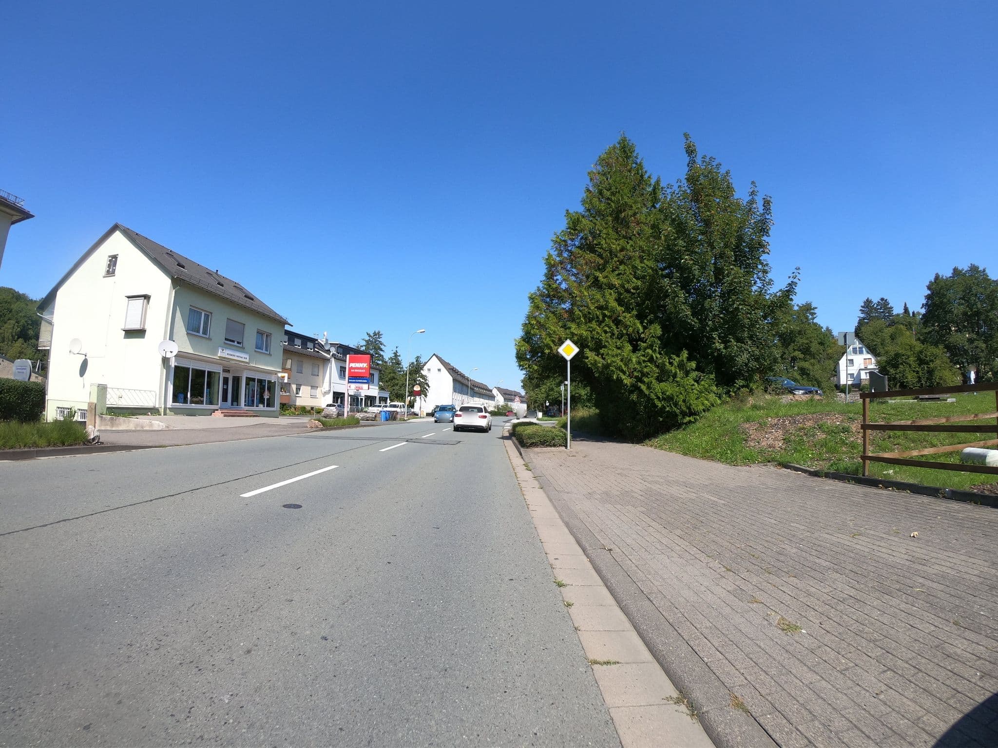 Street view near Ferienwohnung am Wetzbach, Wetzlar — © grinninghamster (CC BY-SA · Mapillary)