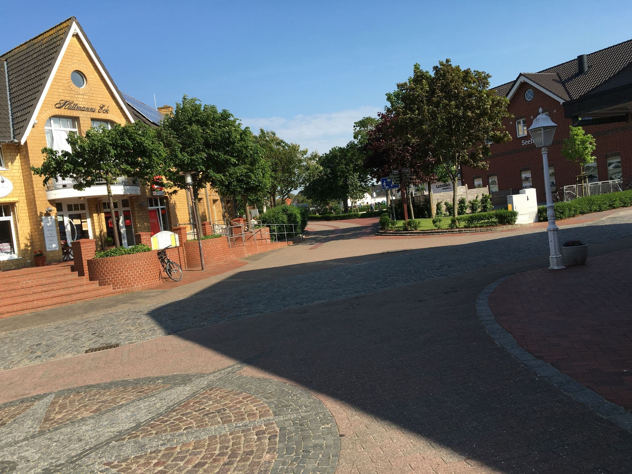 Street view near Hüttmanns Eck, Wyk auf Föhr