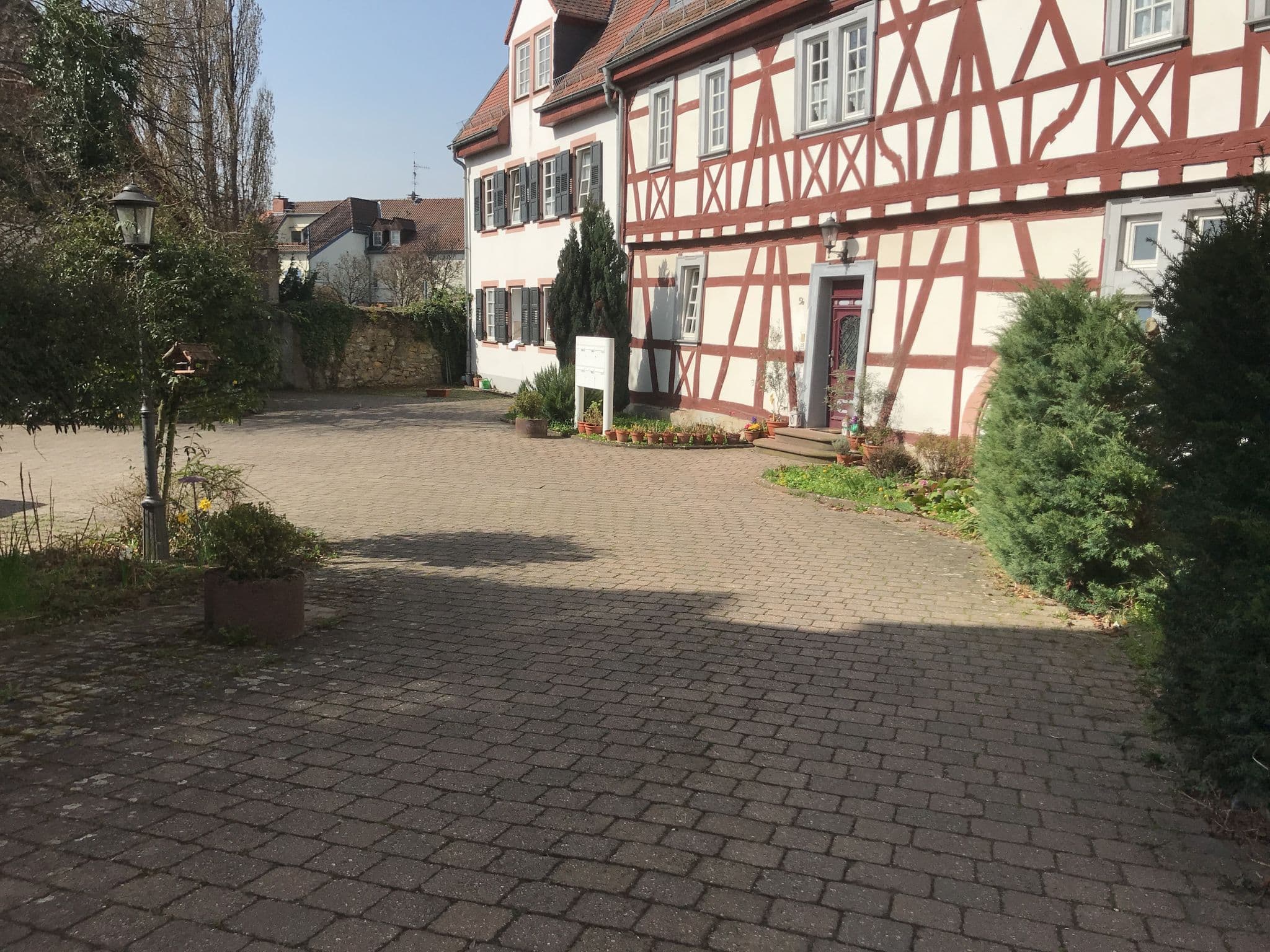 Street view near Kleine Villa Rose, Eltville — © miguel_andrade (CC BY-SA · Mapillary)