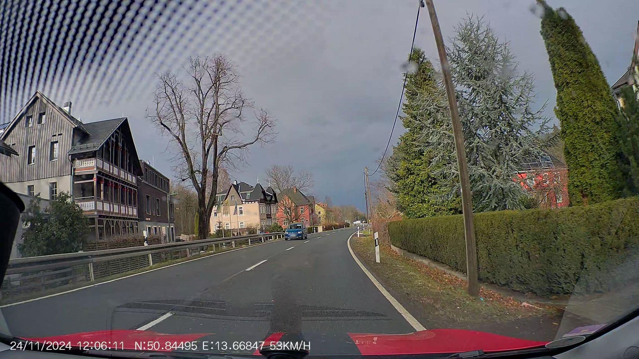 Street view near Winfriedhaus, Schmiedeberg — © AR88 (CC BY-SA · Mapillary)