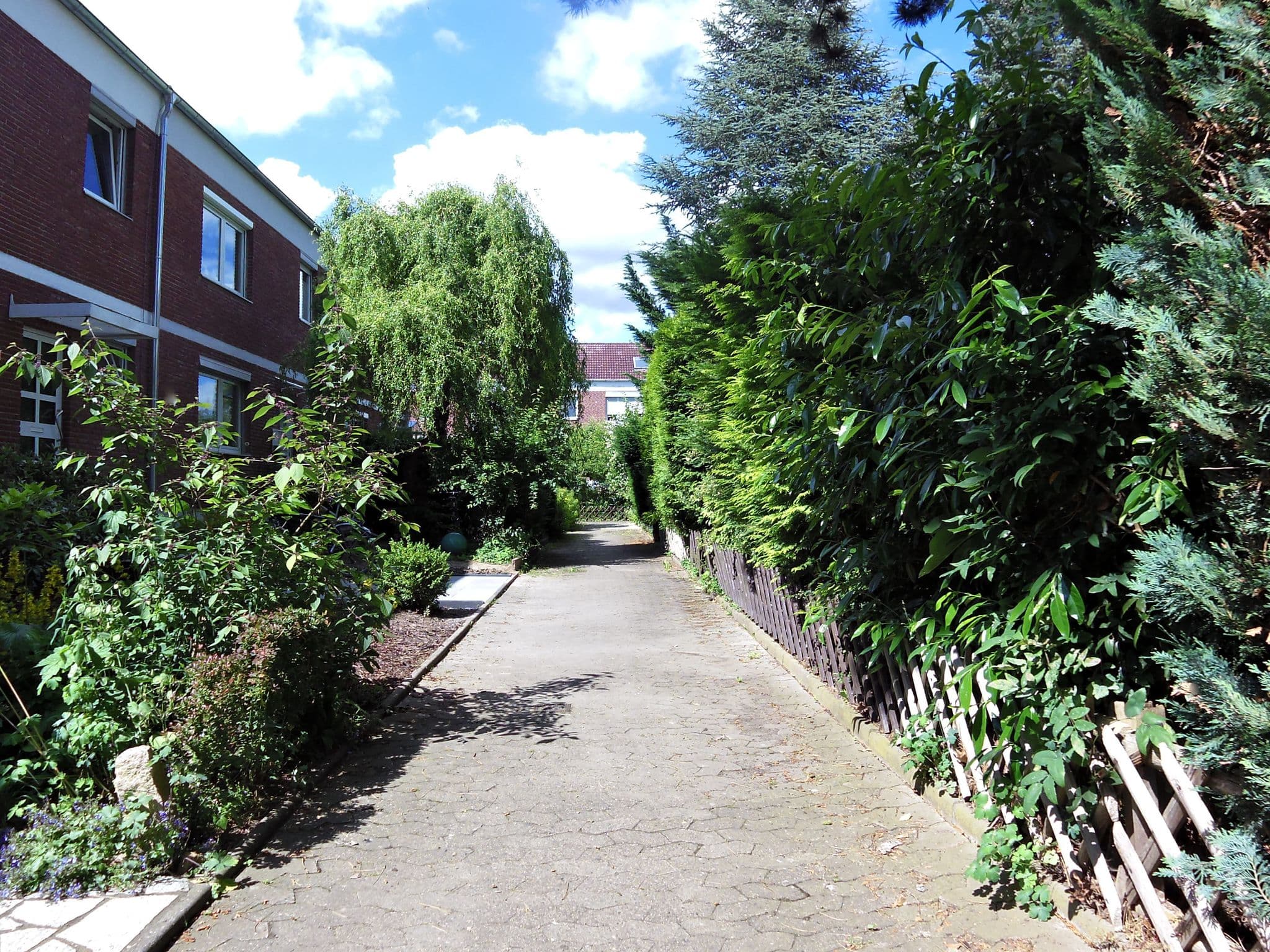 Street view near Lang Bed & Breakfast, Göttingen — © zoegglmeyr (CC BY-SA · Mapillary)
