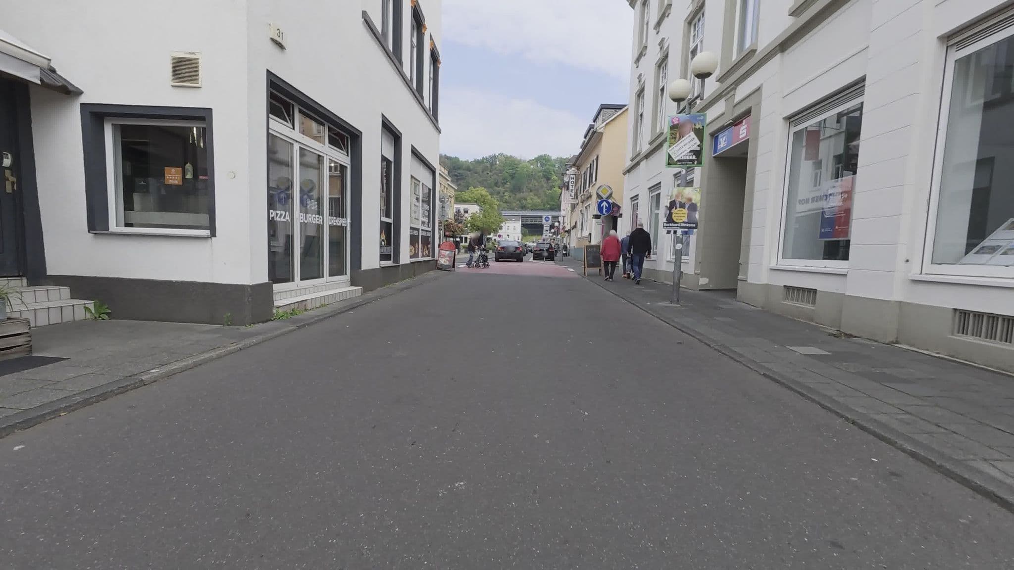 Street view near Hotel Bergischer Hof, Königswinter — © bernd1960 (CC BY-SA · Mapillary)