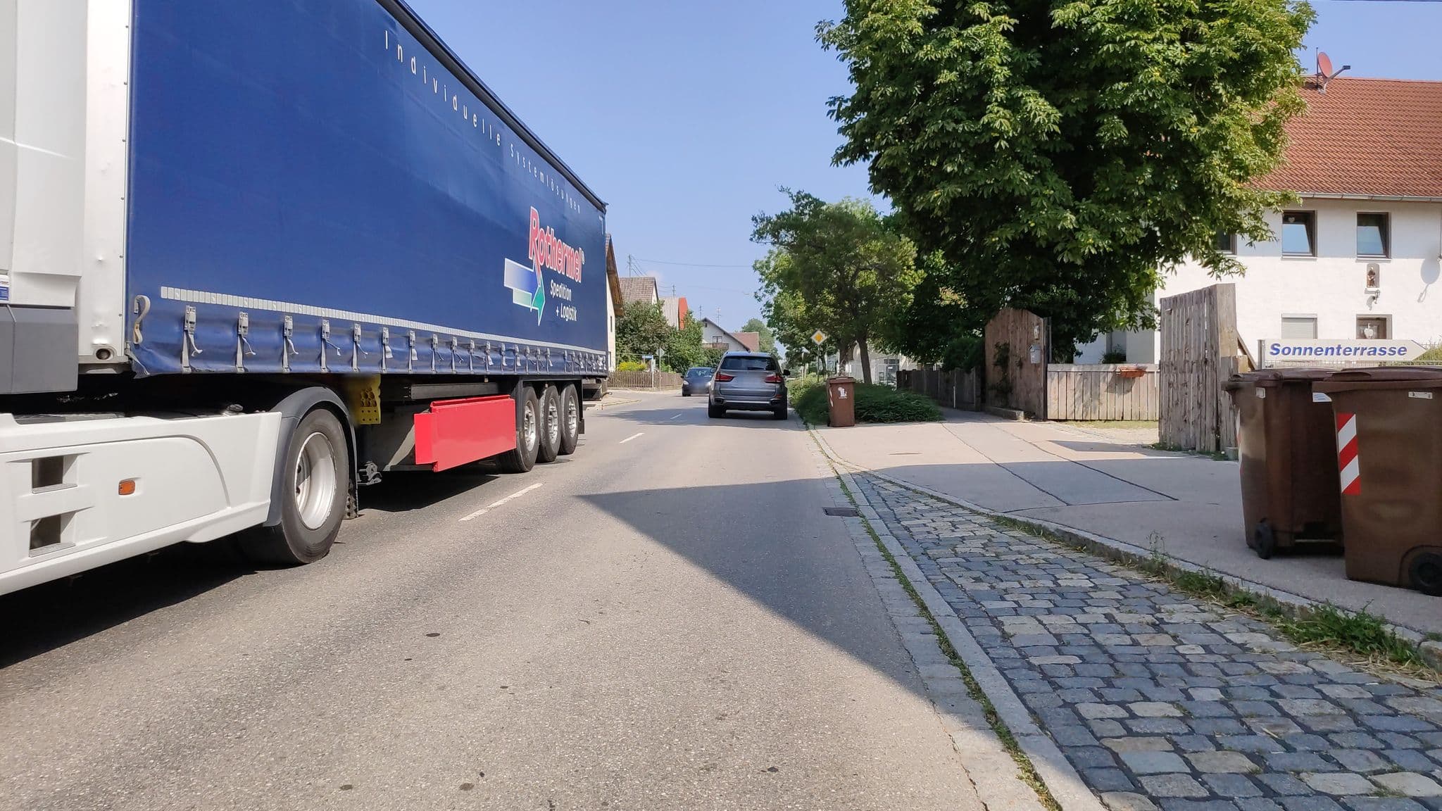 Street view near Pension Bichler, Kleinaitingen — © dralfa (CC BY-SA · Mapillary)
