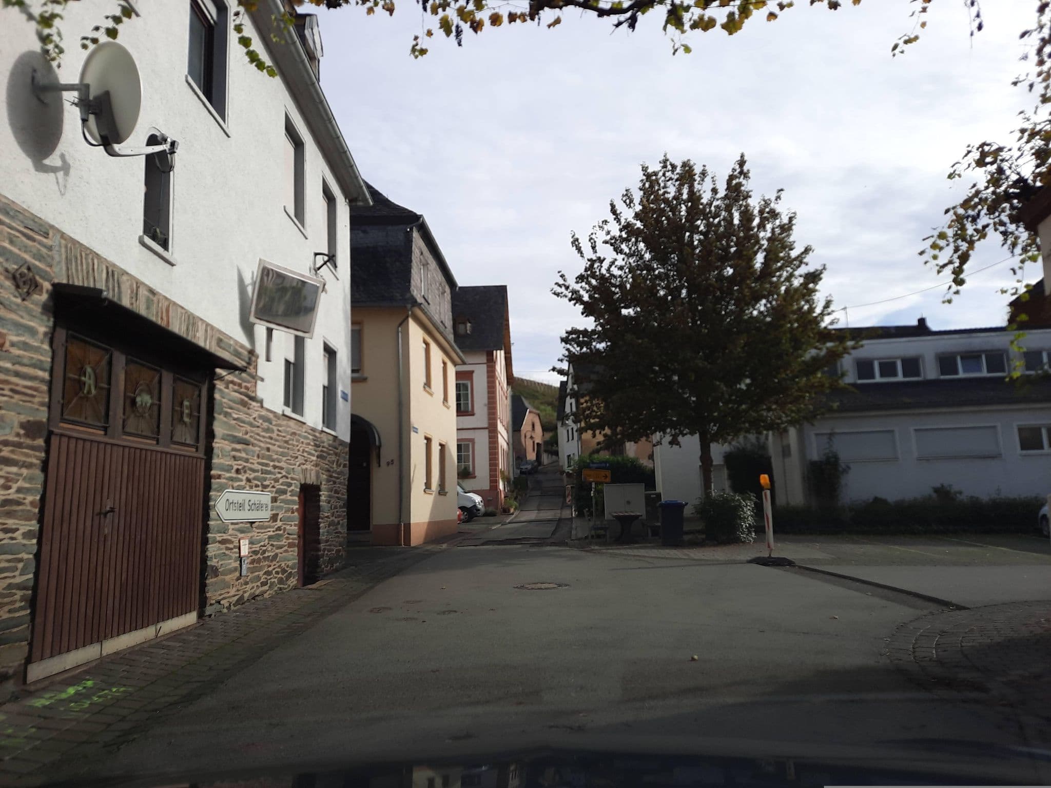 Street view near Zum Josefshof, Bernkastel-Kues — © Lowiekse (CC BY-SA · Mapillary)